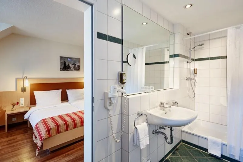 Photo of the whole room, Bed in Hotel Imperial Düsseldorf Superior - Sure Collection by Best Western