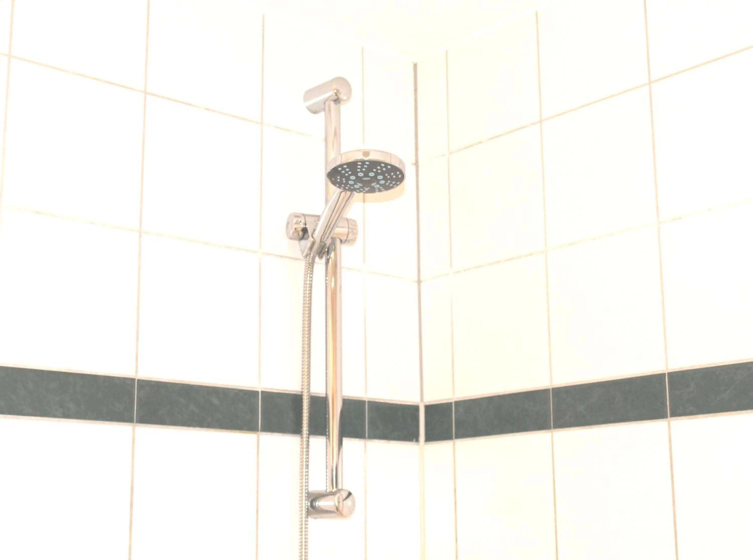 Shower in Hotel Imperial Düsseldorf Superior - Sure Collection by Best Western