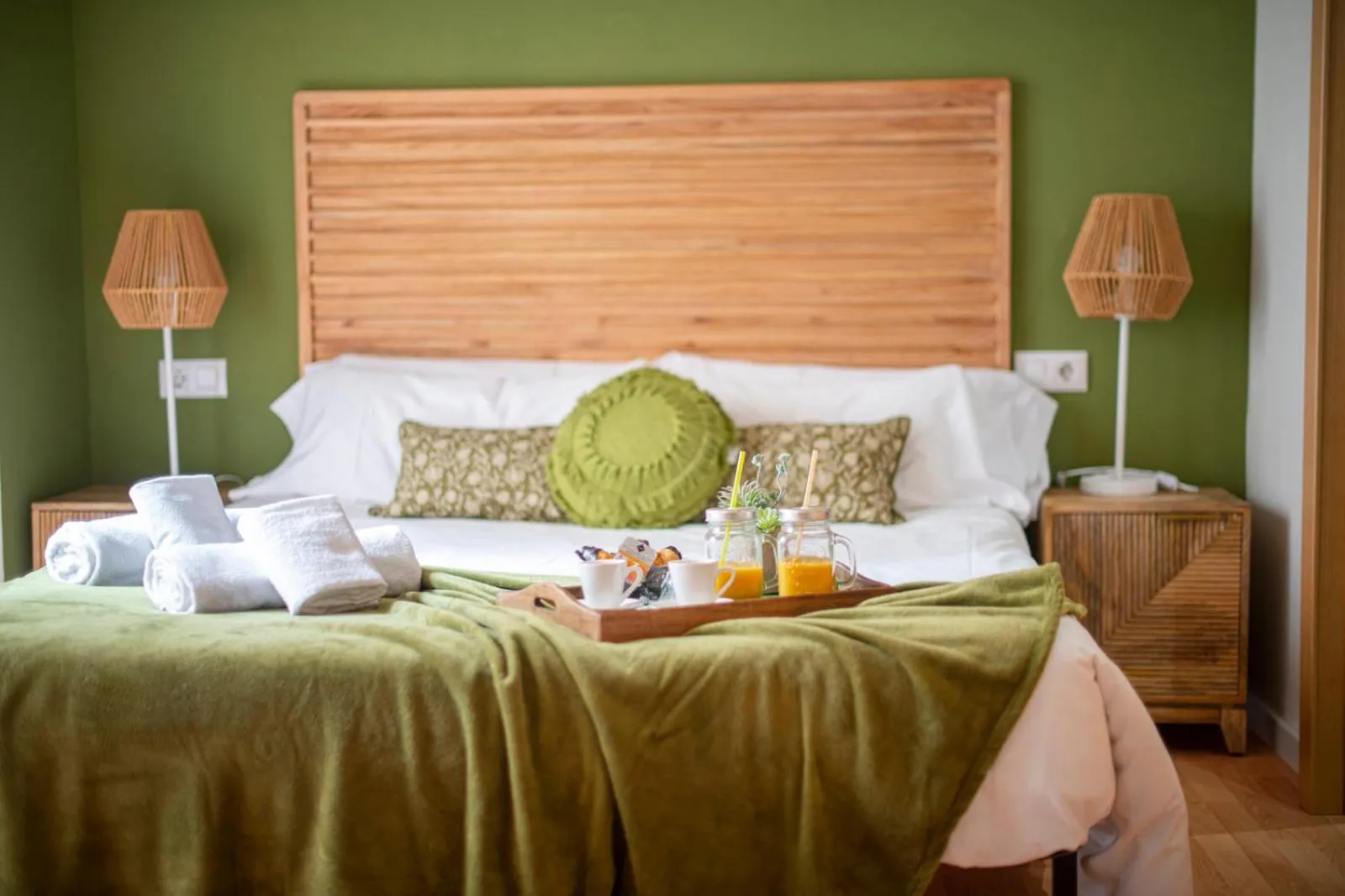 Bed in You Stylish Sagrada Familia Apartments