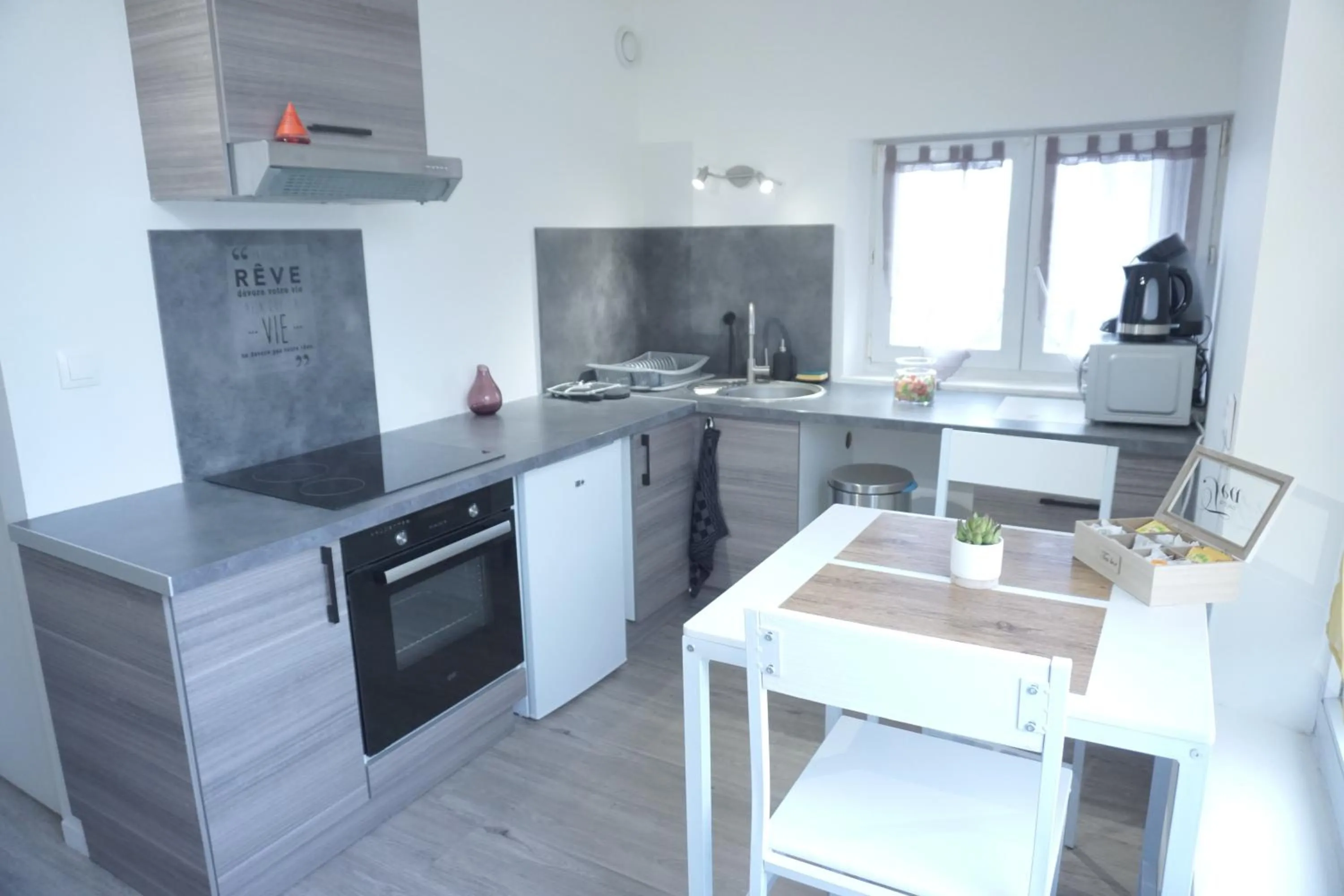 Communal kitchen in Studio Cosy Saint-Quentin