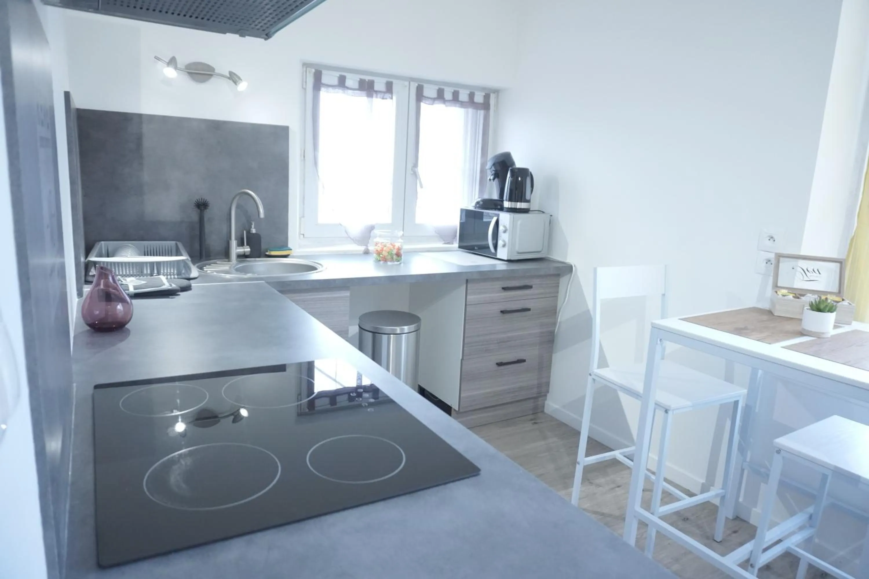 Kitchen or kitchenette in Studio Cosy Saint-Quentin