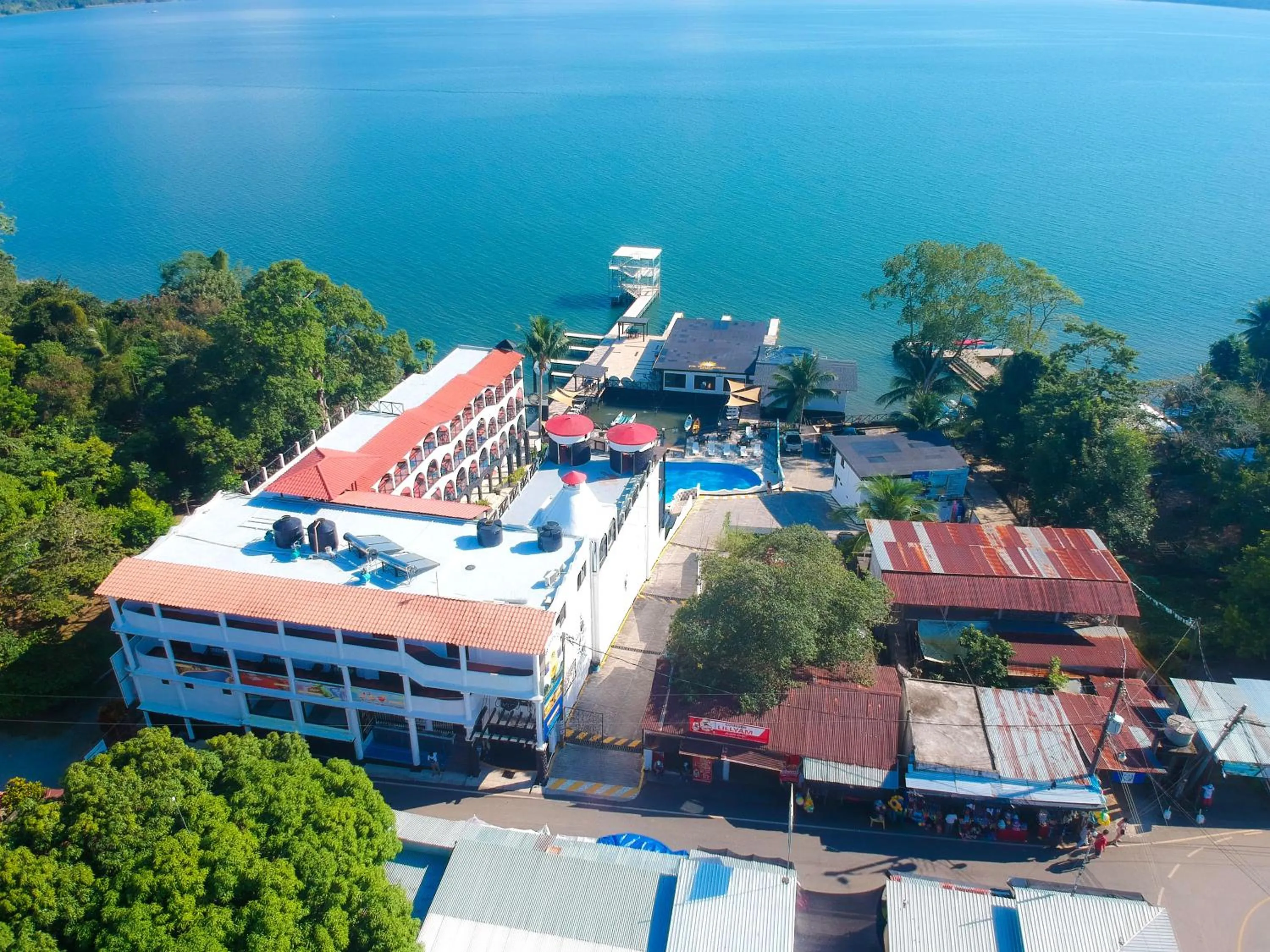 Property building in Hotel Mi Paraíso Río Dulce