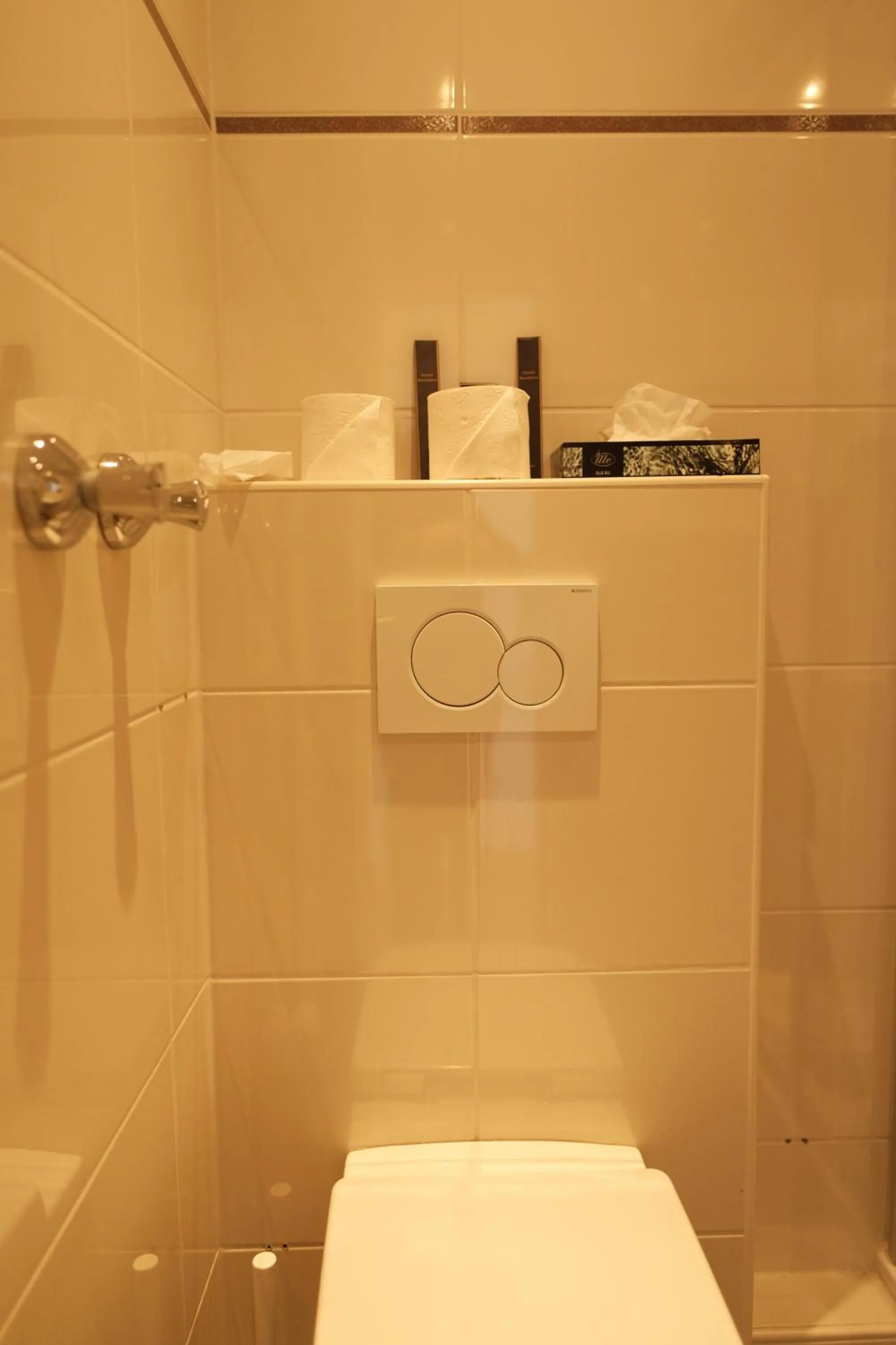 Toilet in Hotel Residenz Duesseldorf