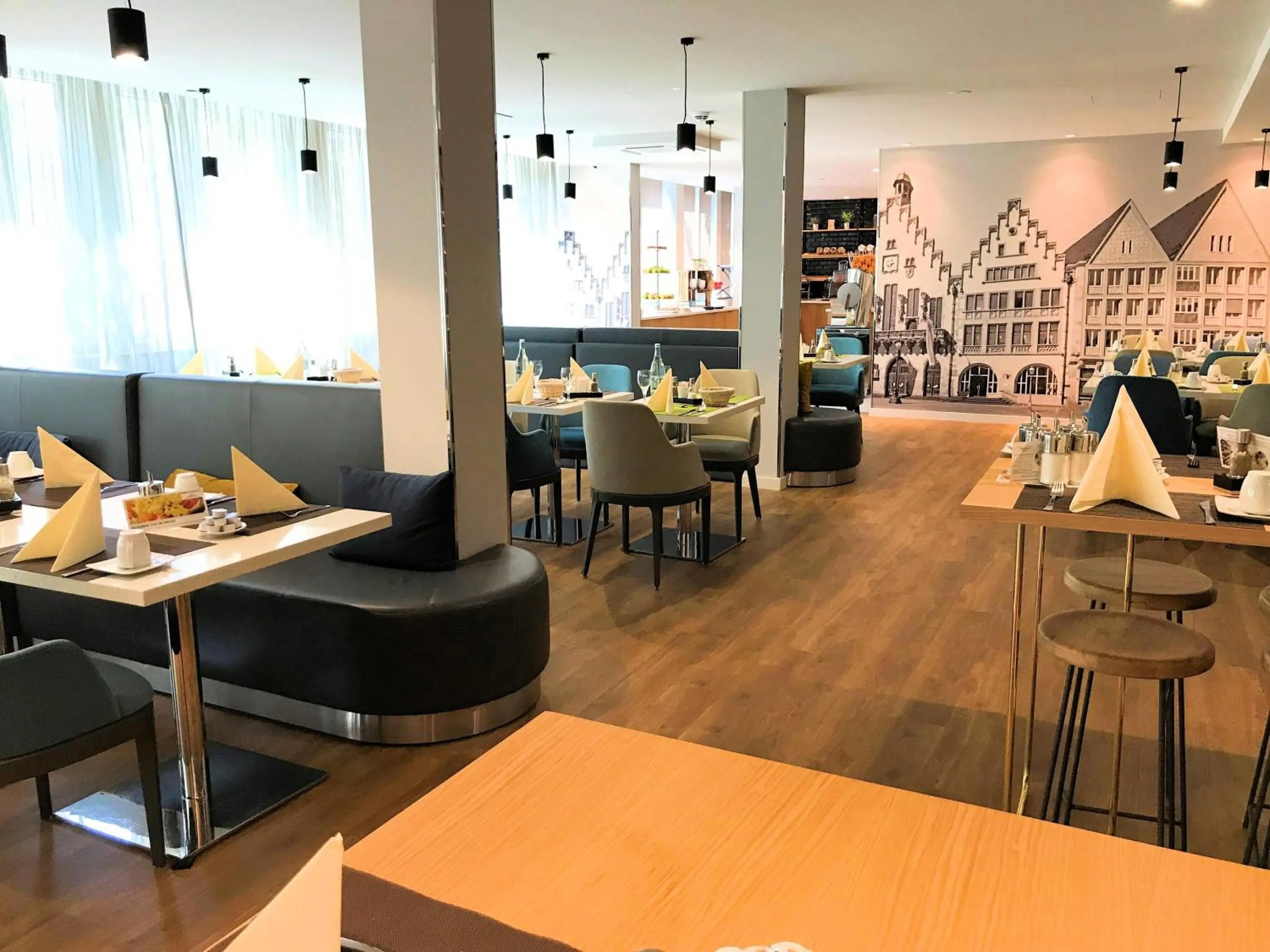 Restaurant/places to eat in Mercure Hotel Kaiserhof City Center