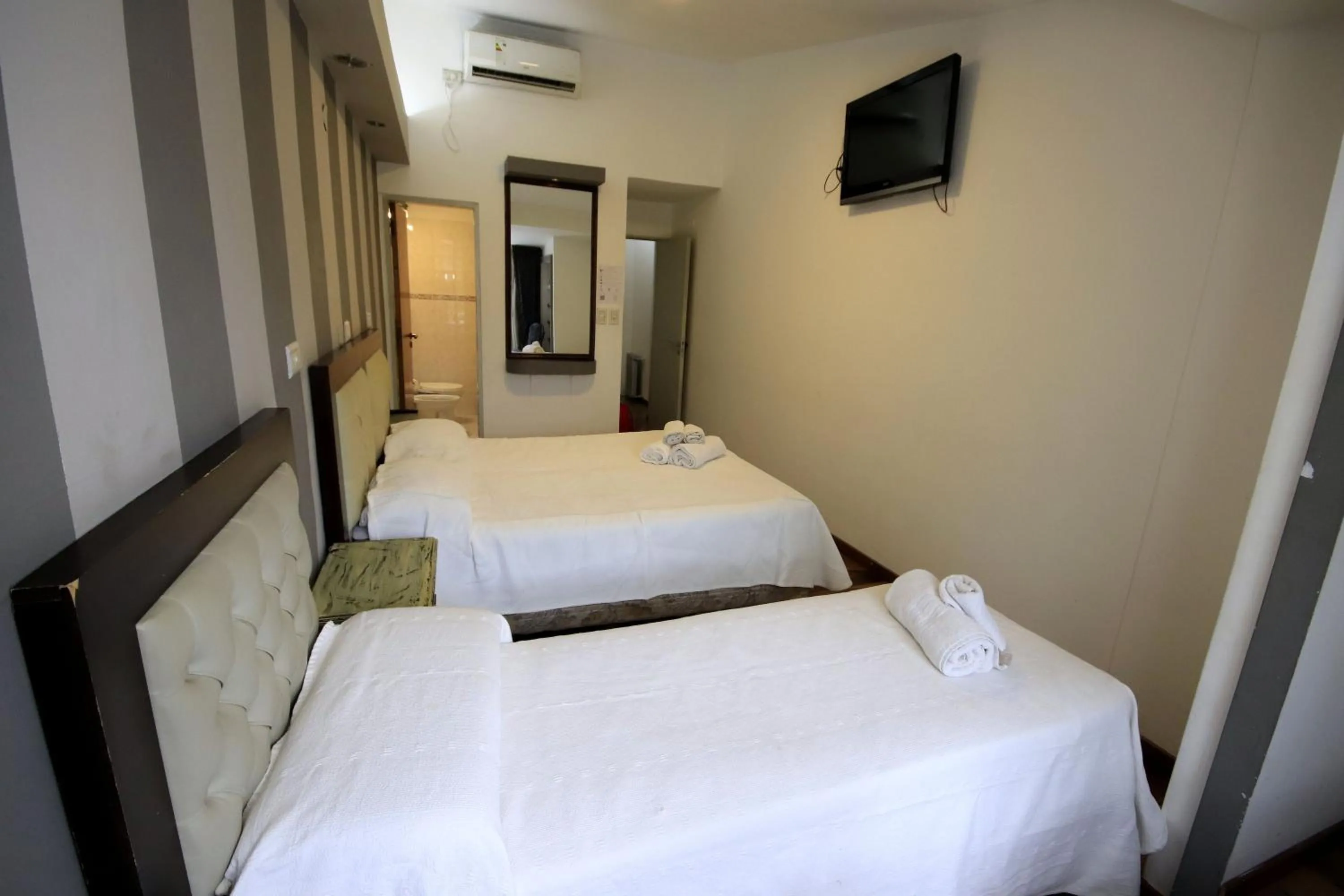 Photo of the whole room, Bed in Hotel Ananque