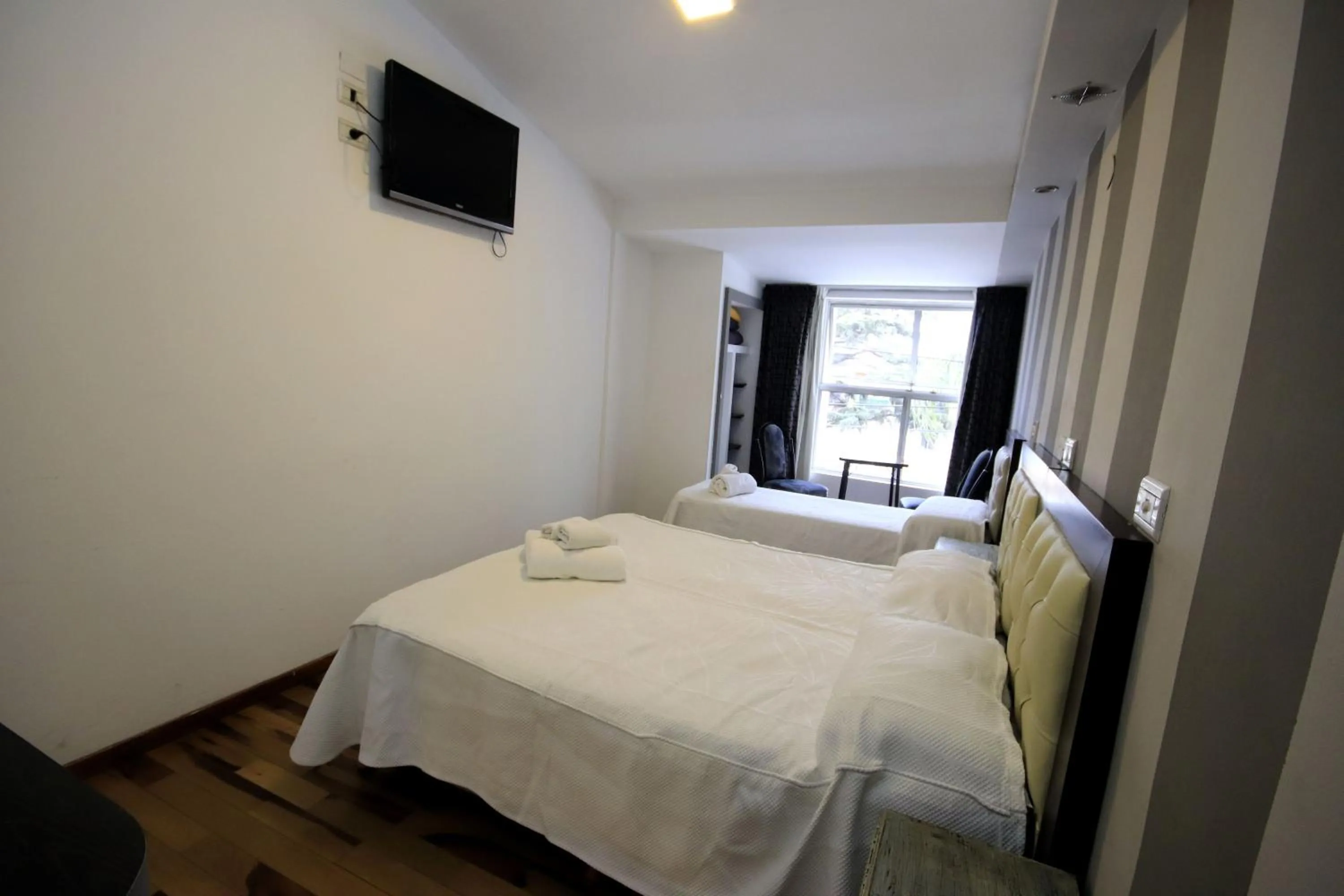 Photo of the whole room, Bed in Hotel Ananque