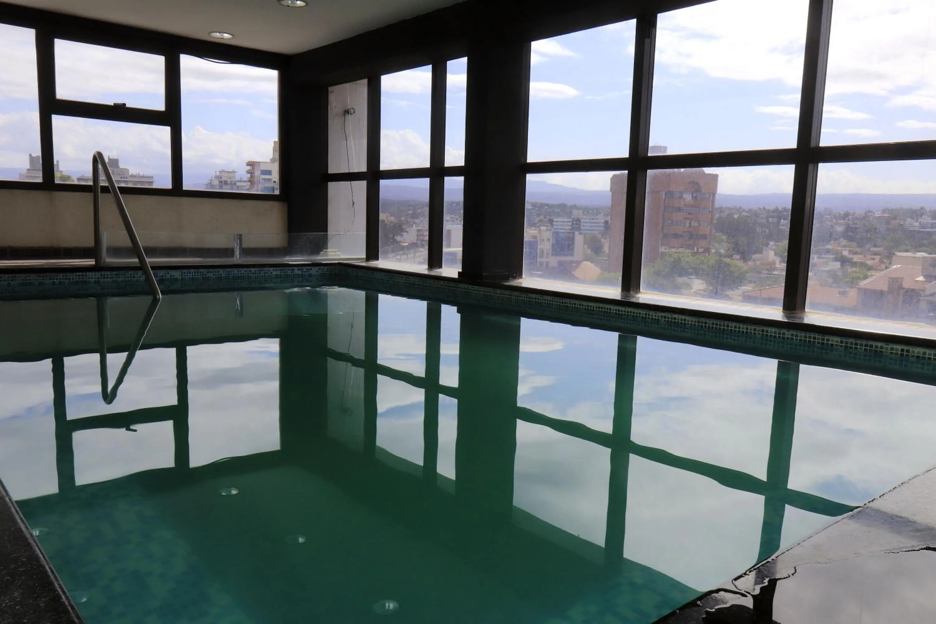 Swimming pool in Hotel Ananque