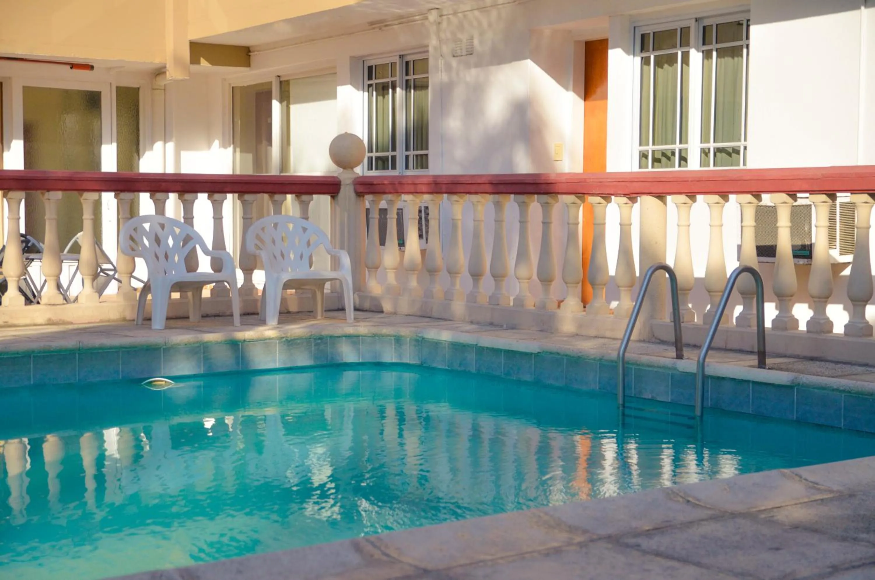 Swimming pool in Hotel Ananque