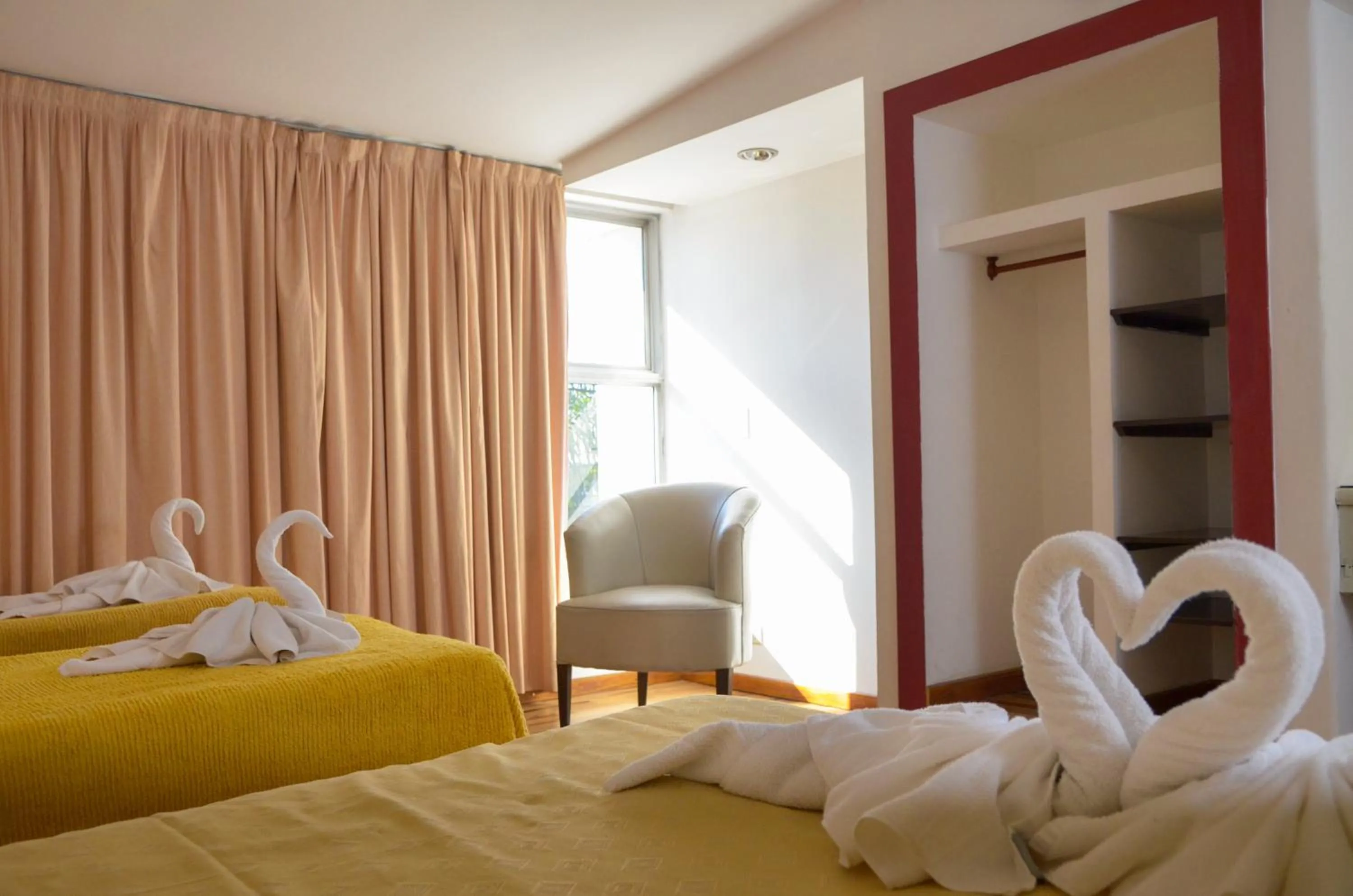 Photo of the whole room, Bed in Hotel Ananque
