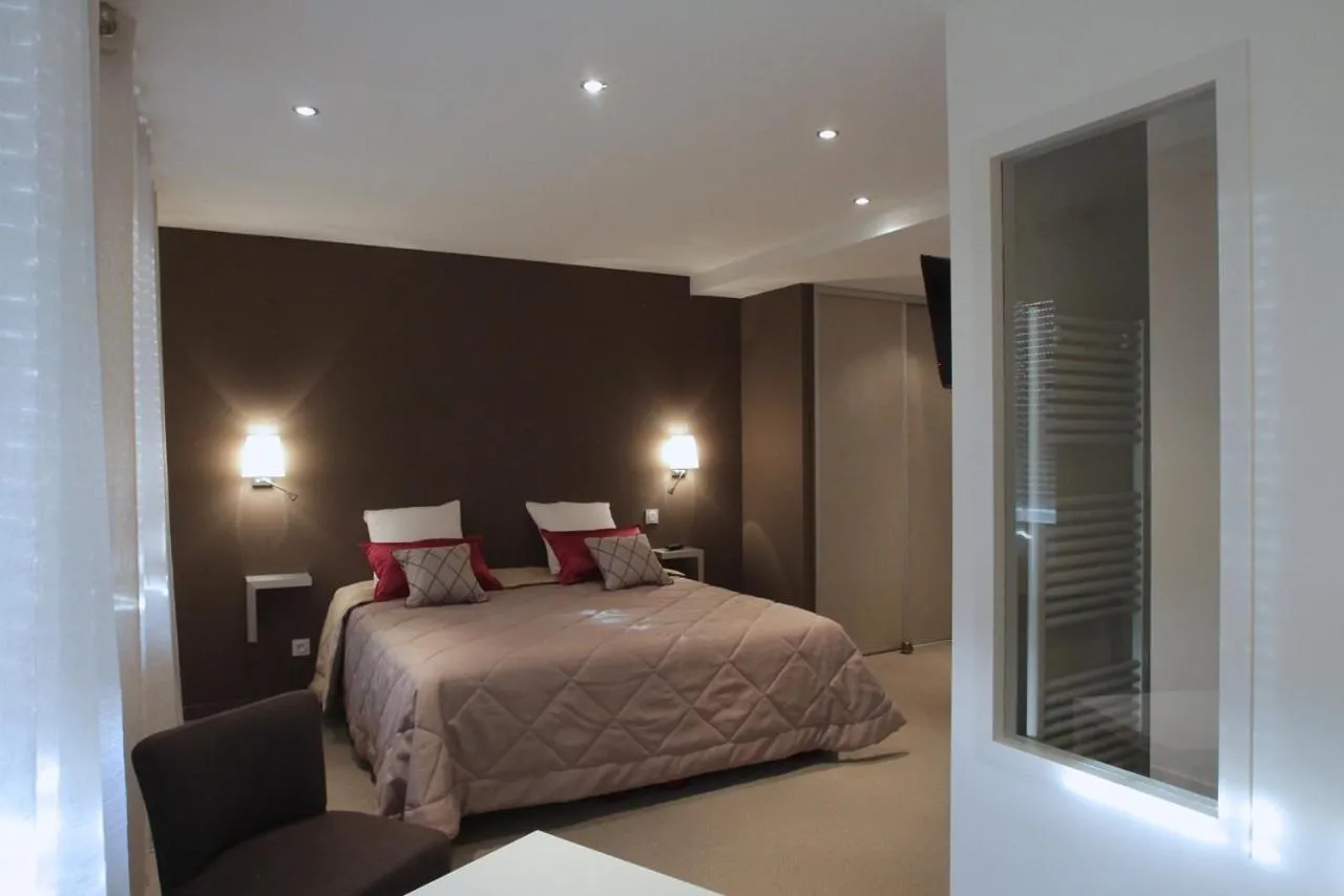 King Suite with Spa Bath in Hostellerie Saint Germain