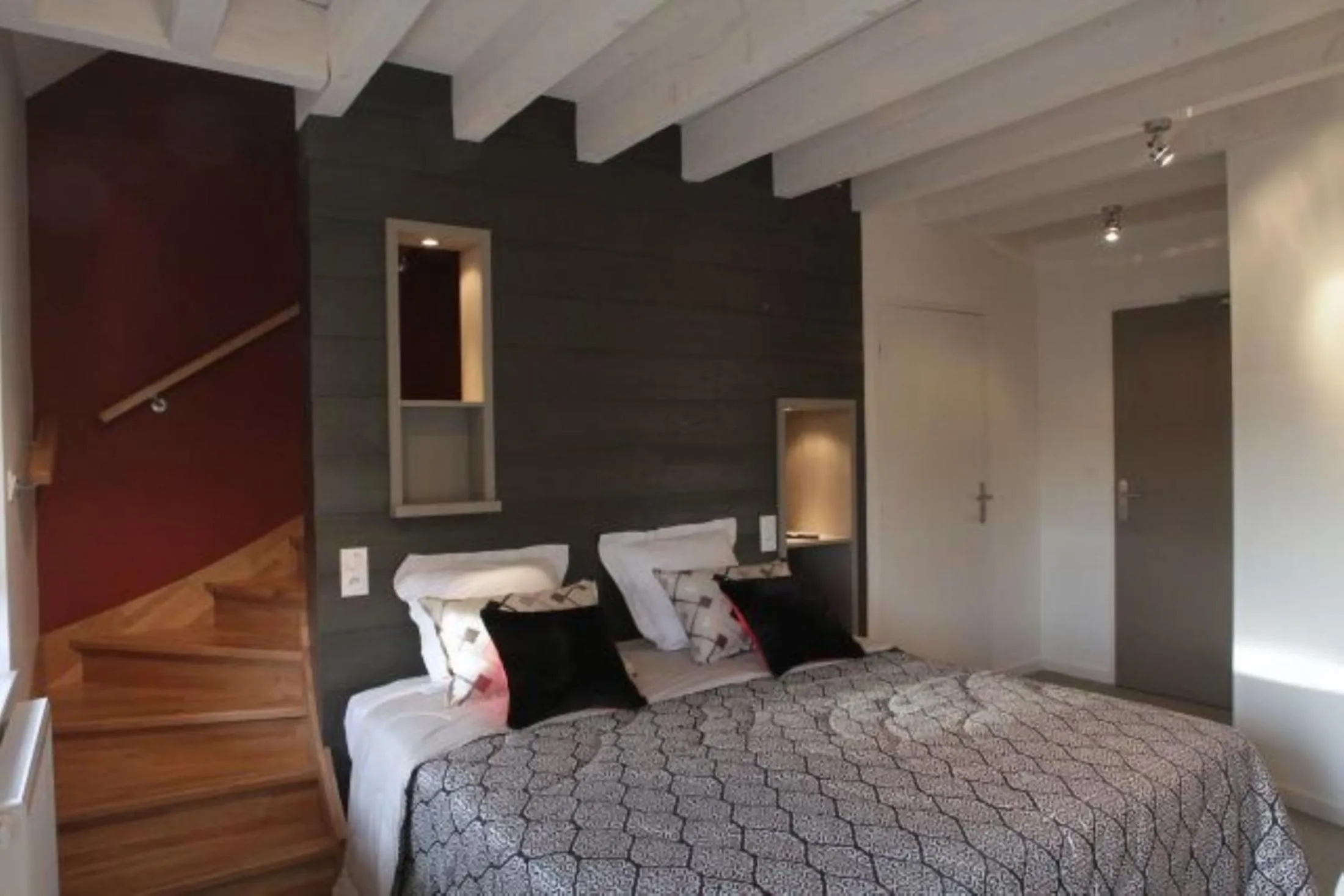 Superior Double Room with Shower in Hostellerie Saint Germain