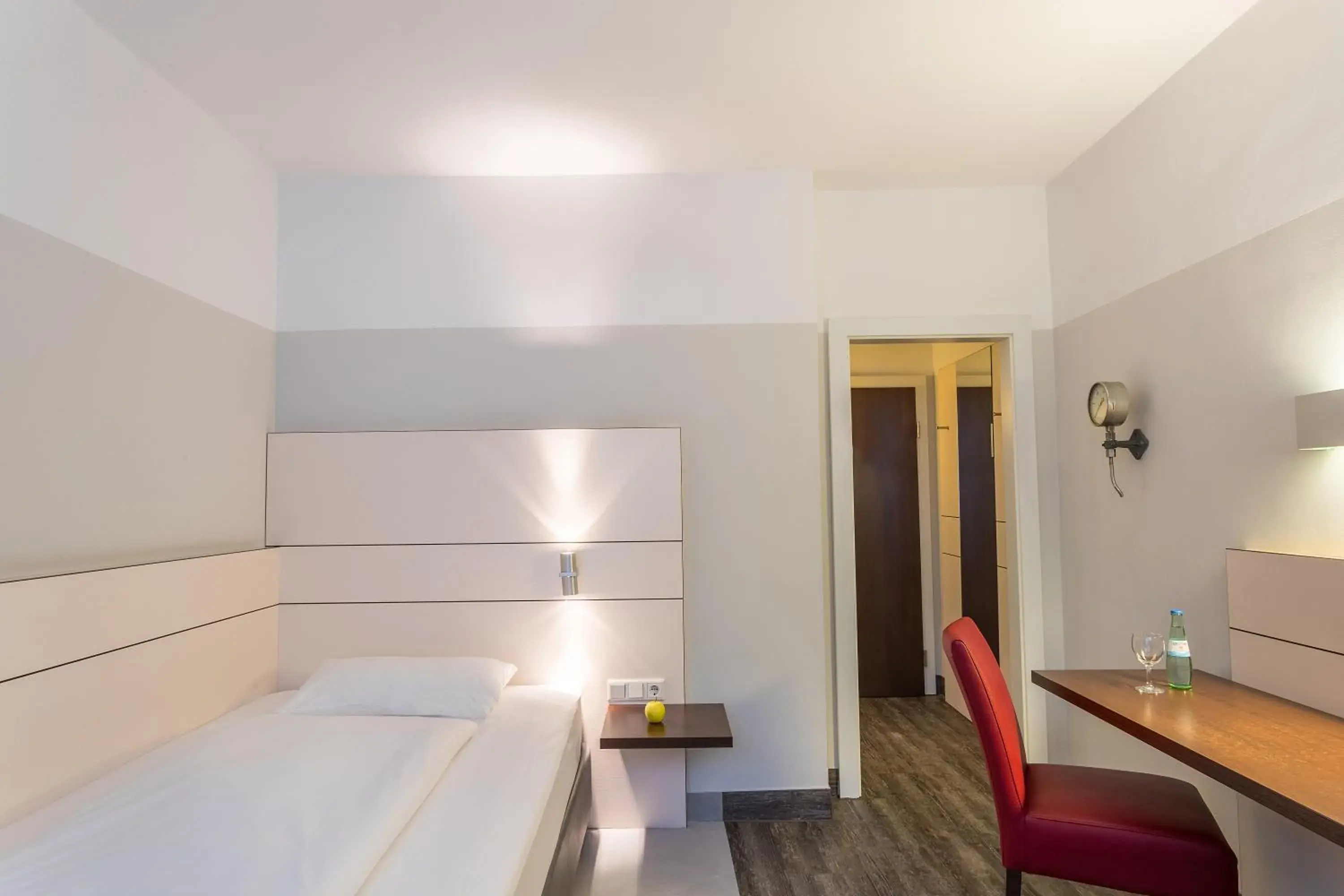 Standard Single Room in Ferrotel Duisburg - Partner of SORAT Hotels Standard Single Room in Ferrotel Duisburg - Partner of SORAT Hotels