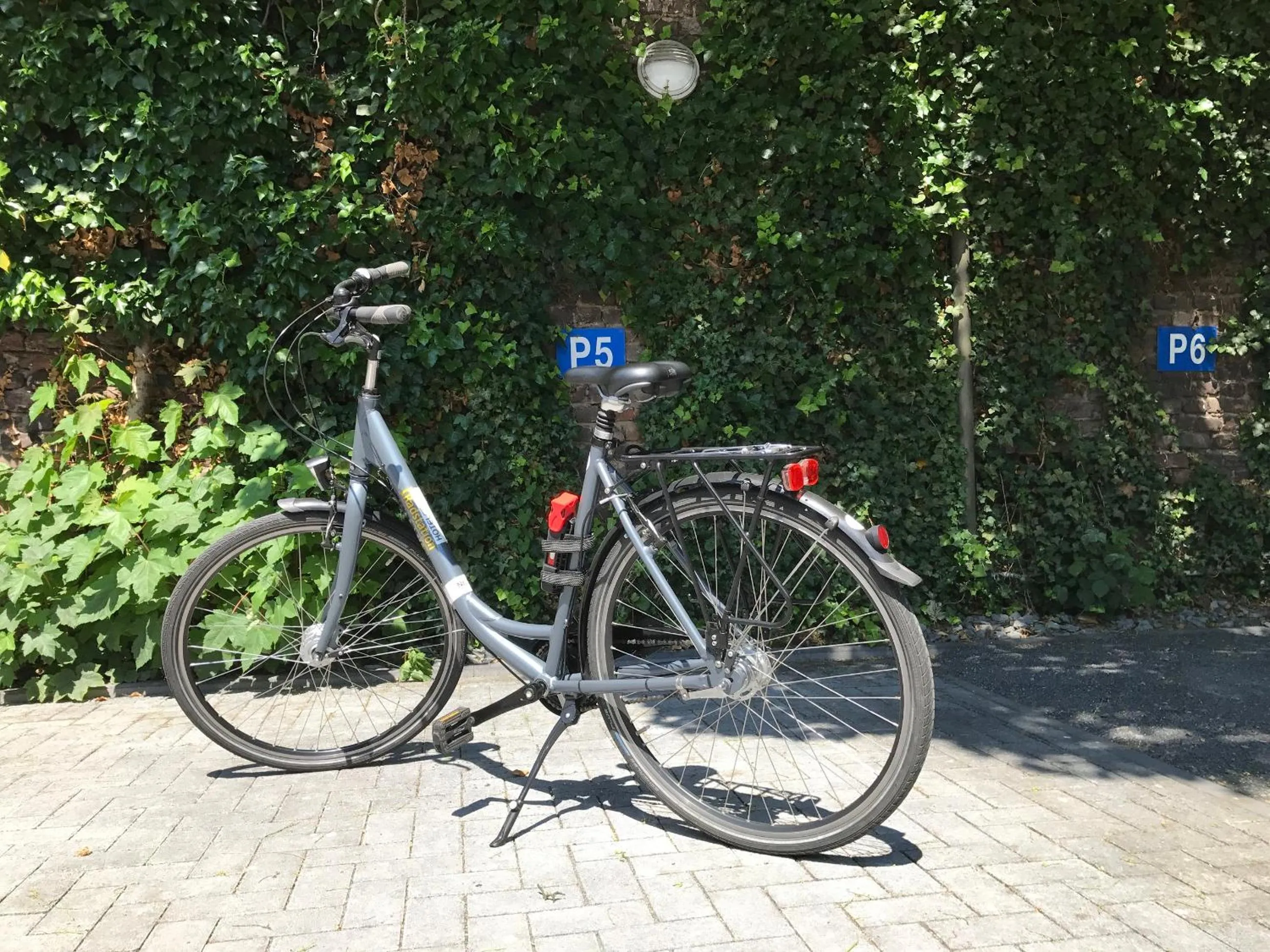 Cycling in Ferrotel Duisburg - Partner of SORAT Hotels