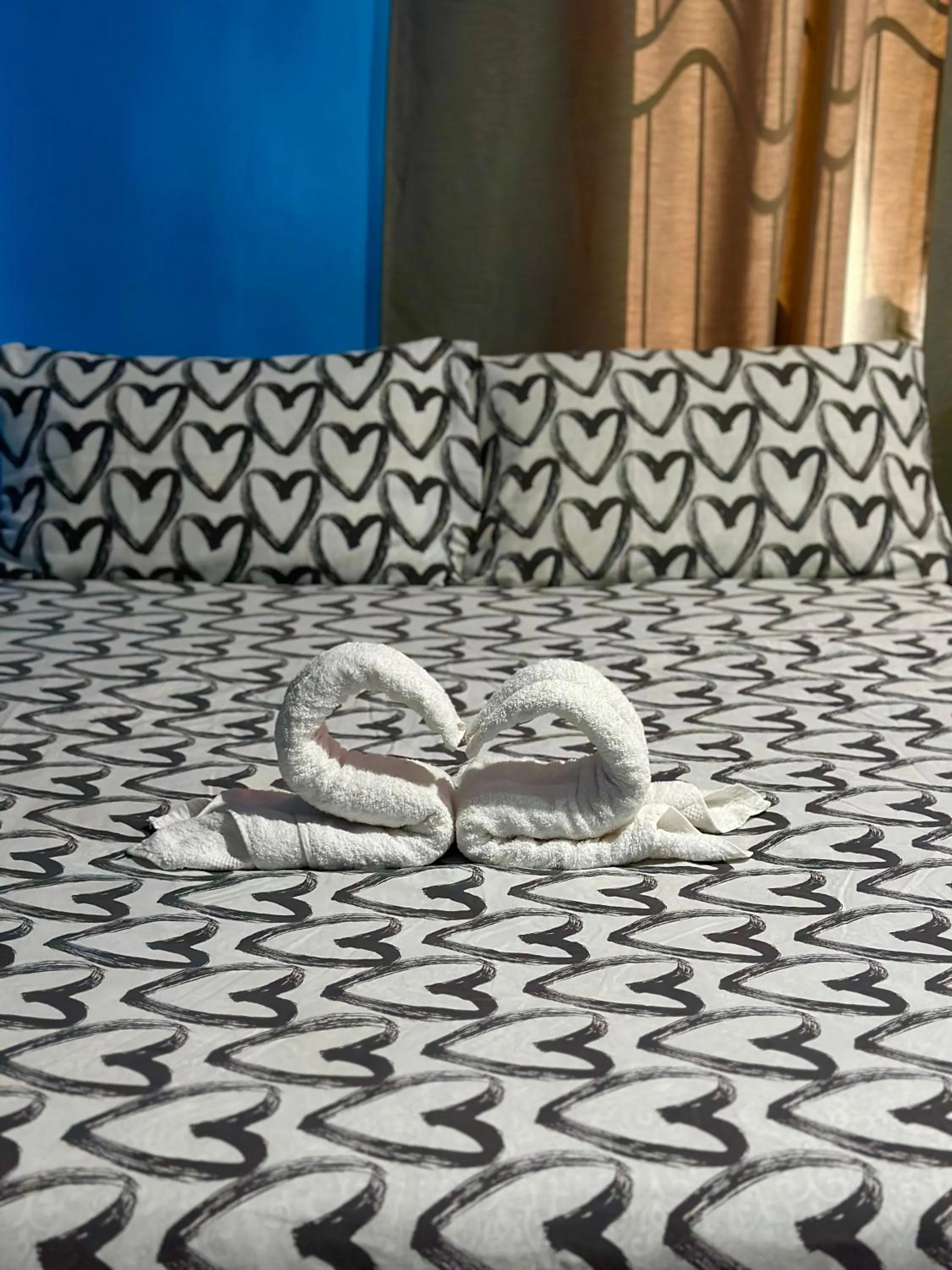 Bed in Rozay Travellers Inn