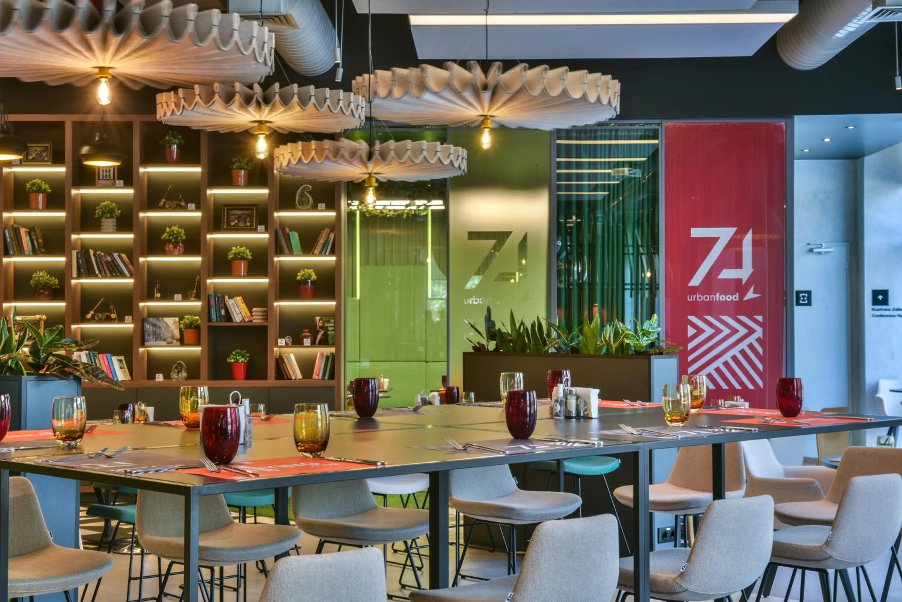 Restaurant/places to eat in ibis Baku City