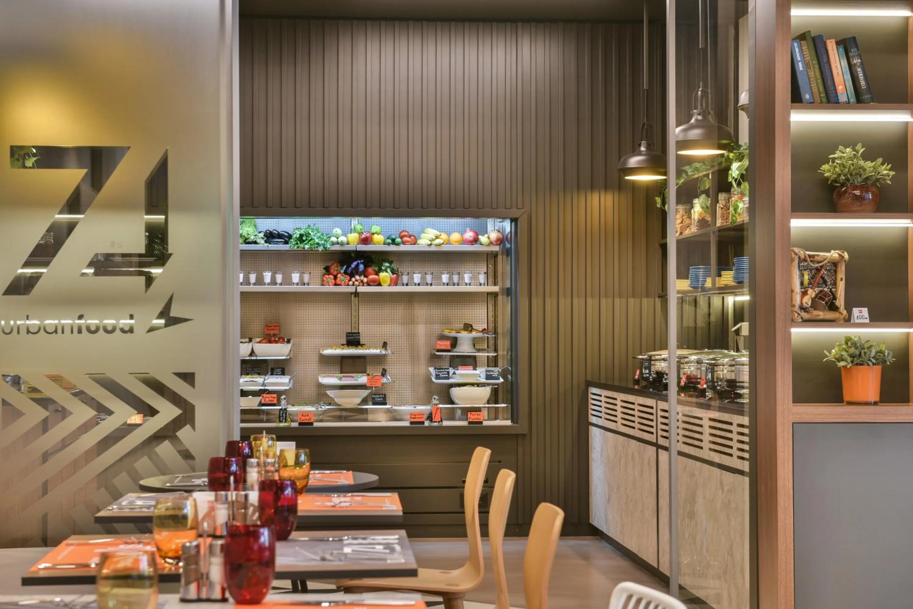 Restaurant/places to eat in ibis Baku City