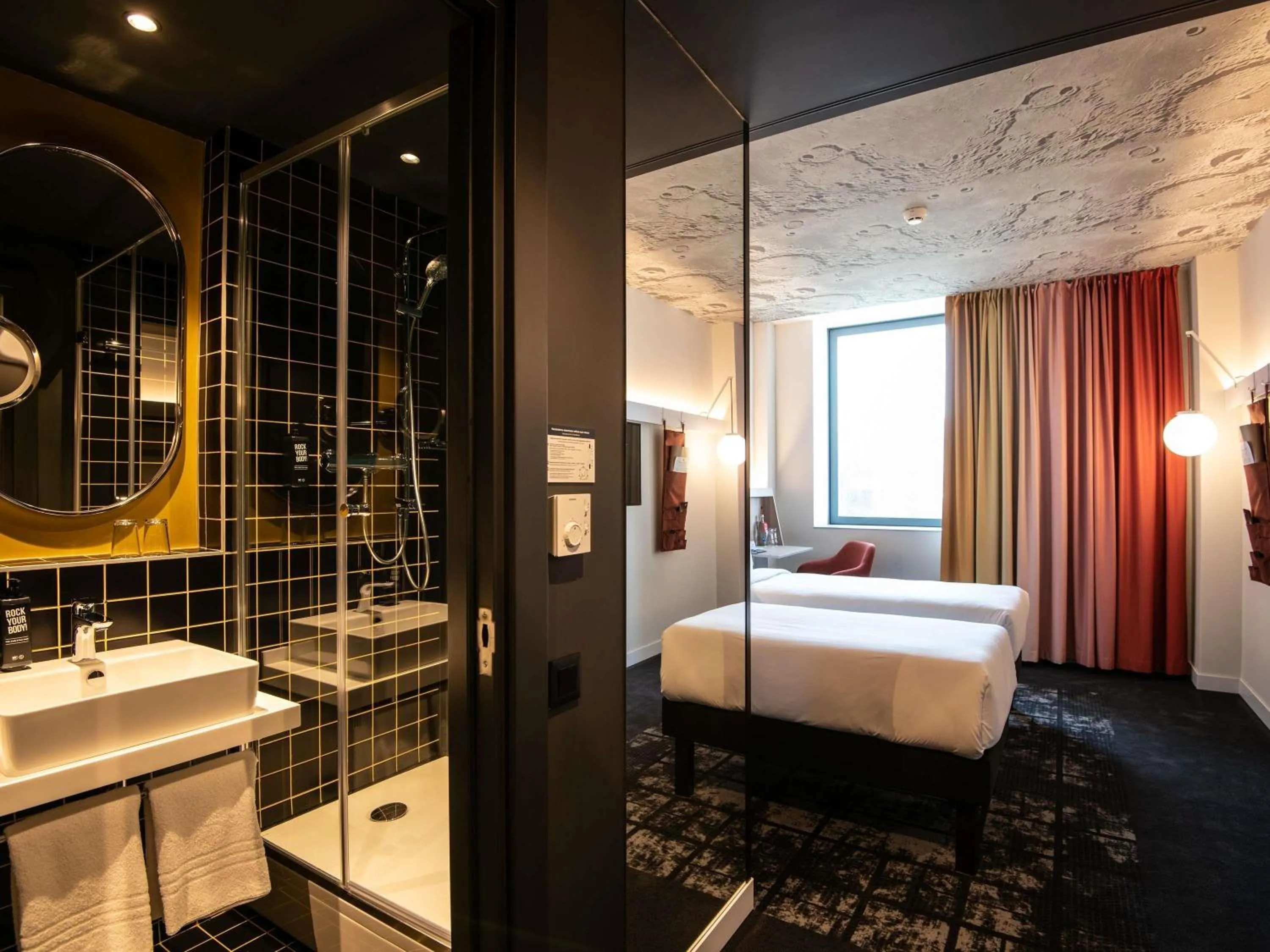 Bedroom, Bed in ibis Baku City