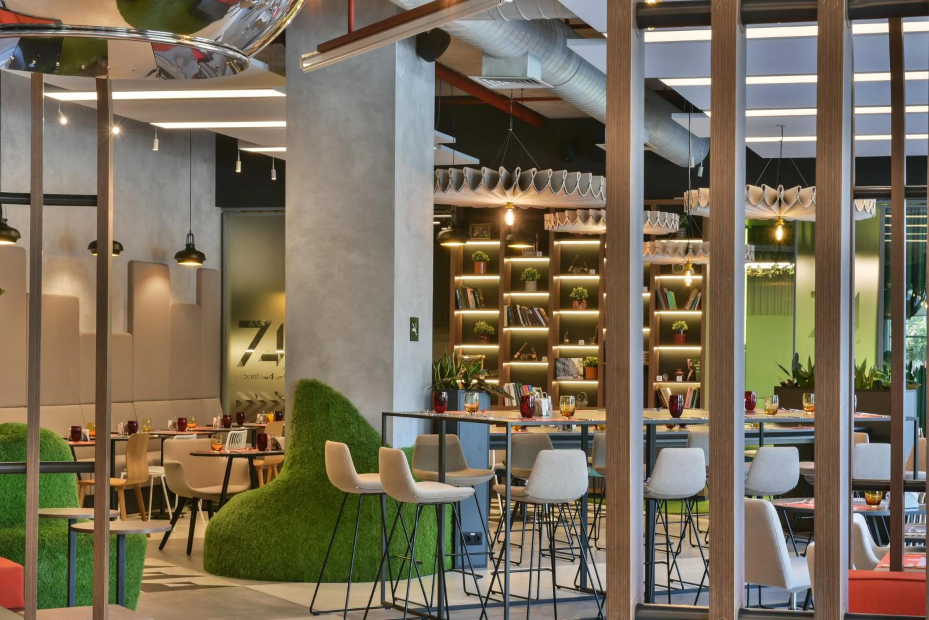 Restaurant/places to eat in ibis Baku City