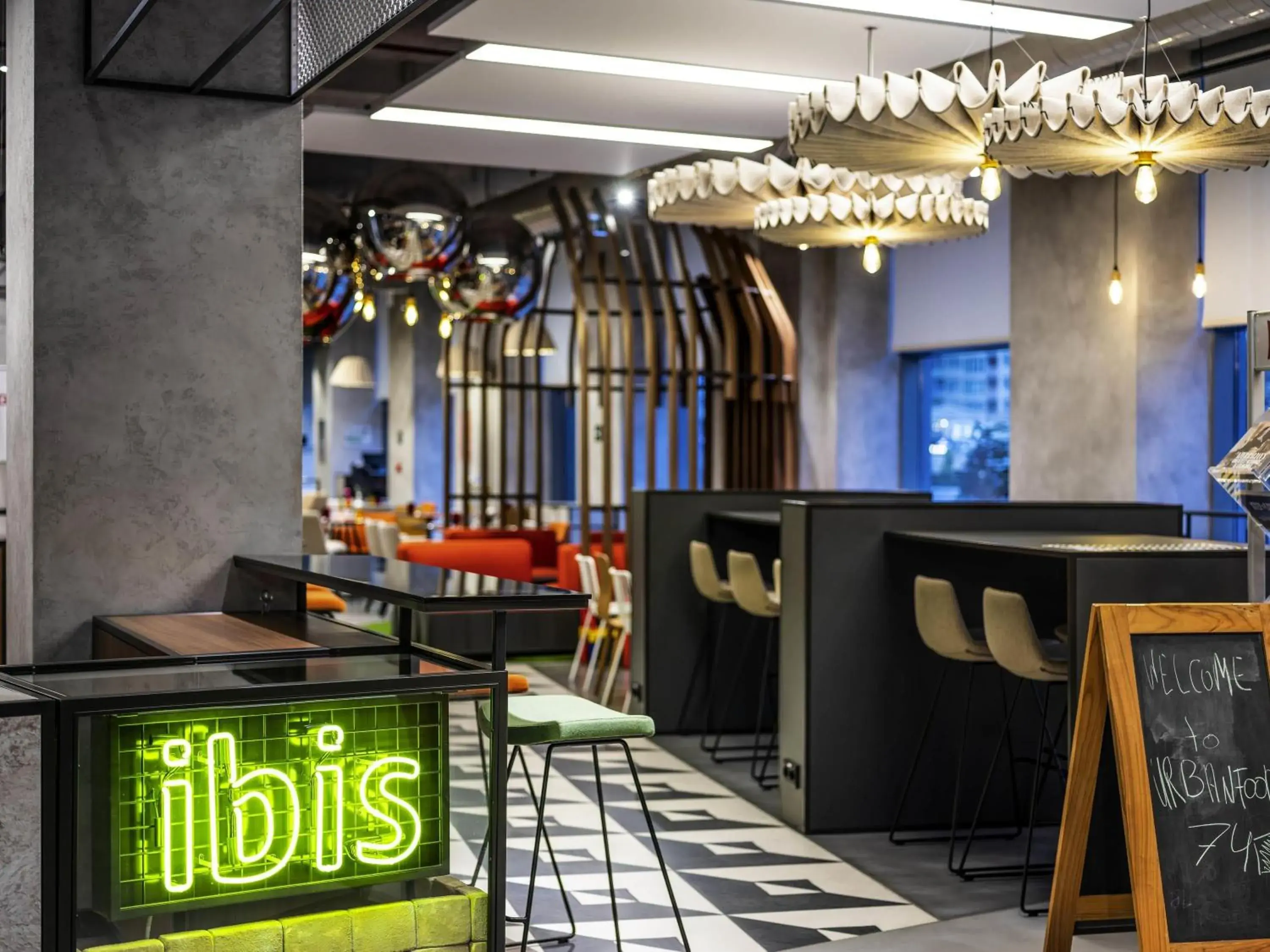 Lounge or bar in ibis Baku City Lounge or bar in ibis Baku City