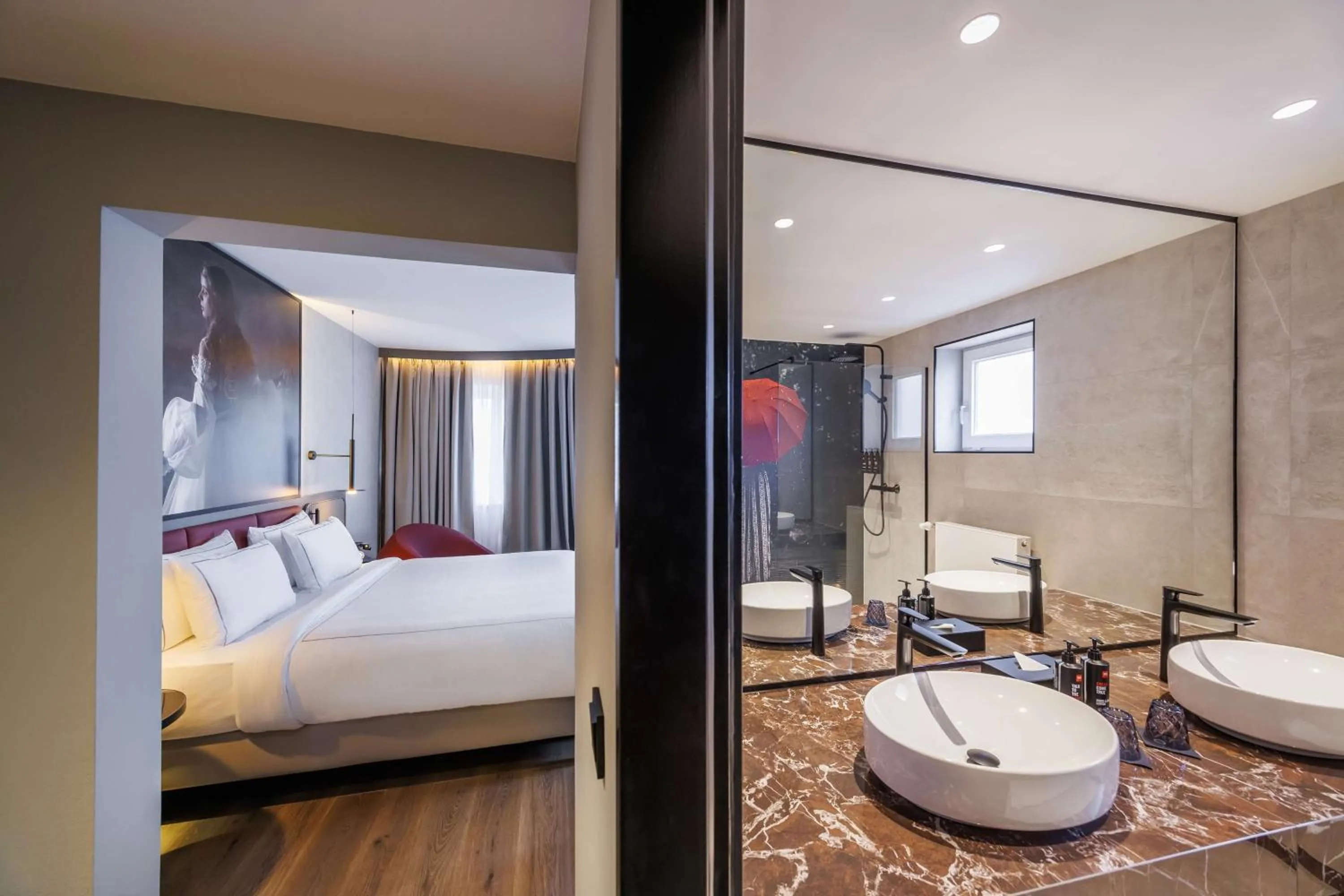 Photo of the whole room, Bed in Radisson RED Berlin Kudamm