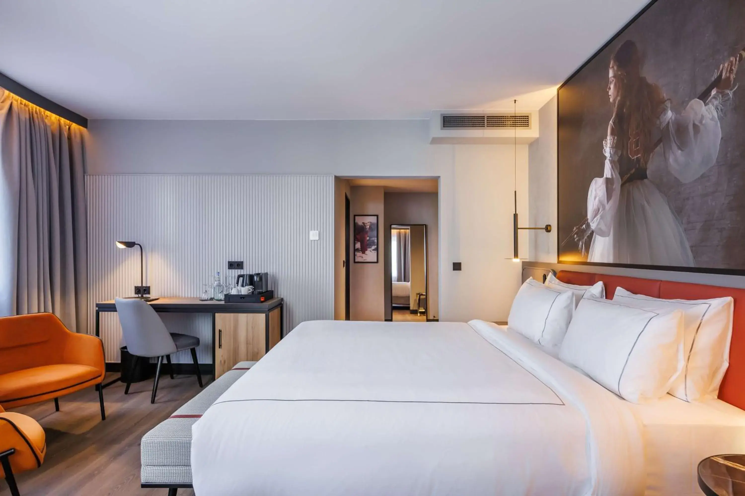 Photo of the whole room, Bed in Radisson RED Berlin Kudamm Photo of the whole room, Bed in Radisson RED Berlin Kudamm