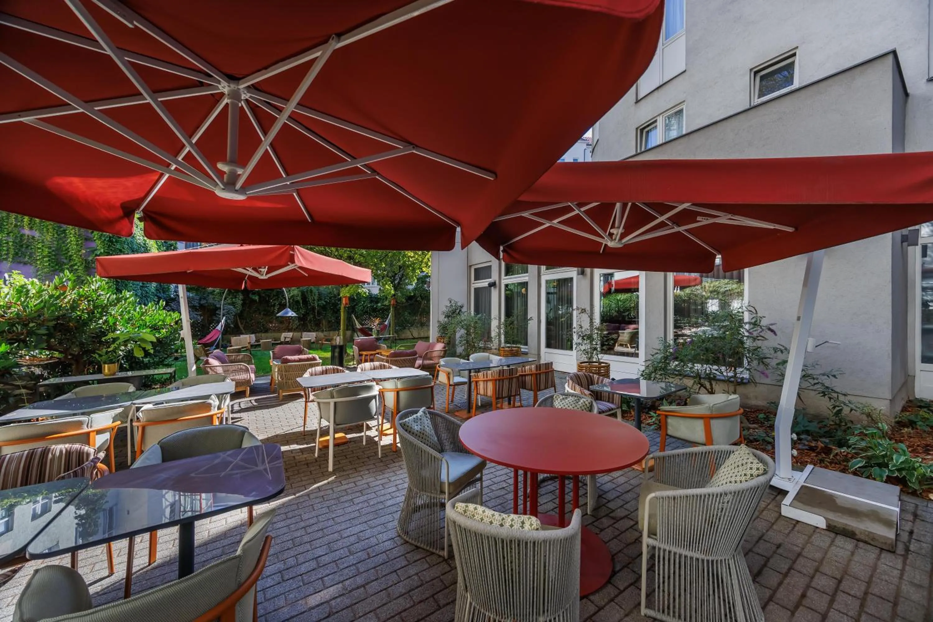 Lounge or bar in Radisson RED Berlin Kudamm