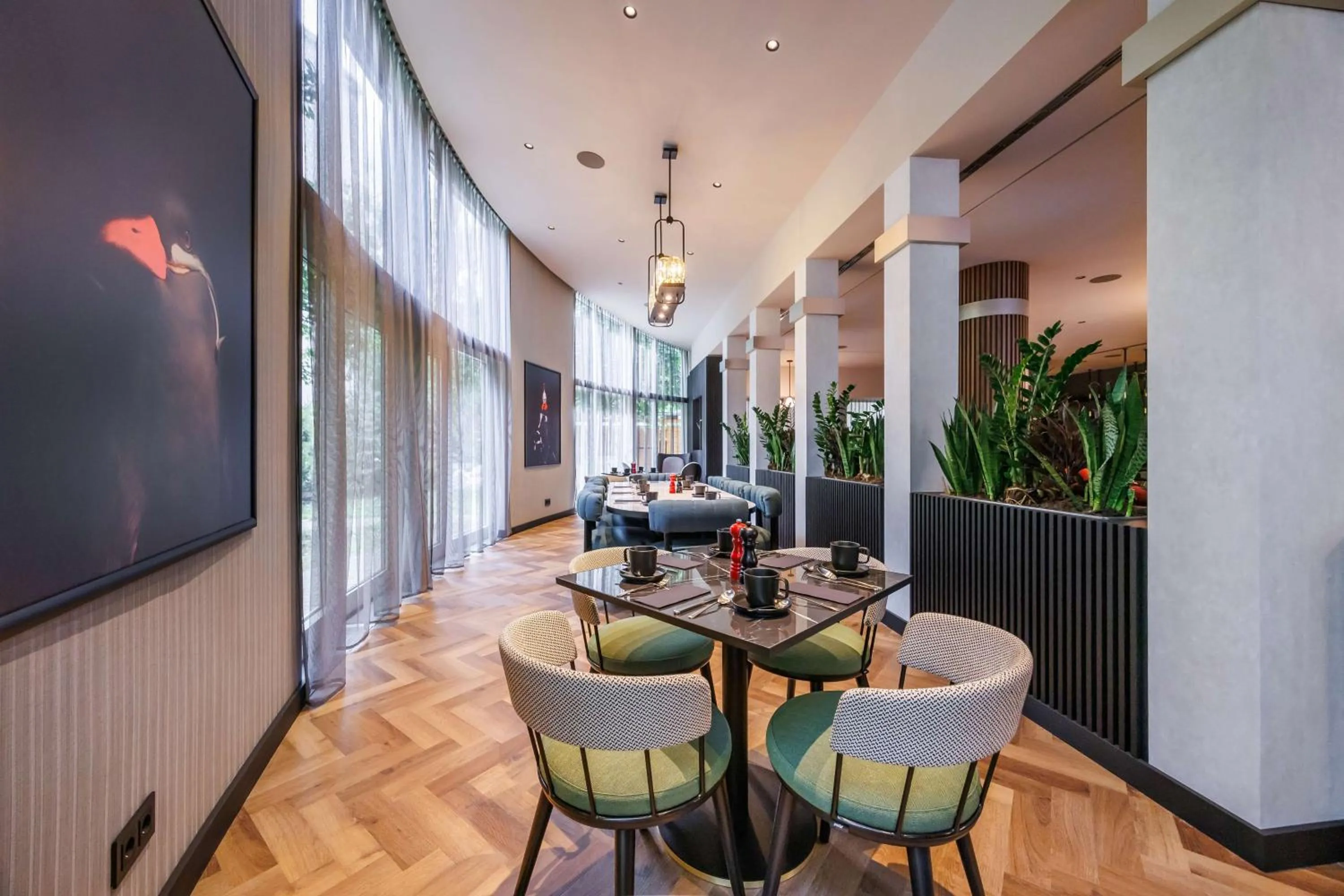 Restaurant/places to eat in Radisson RED Berlin Kudamm