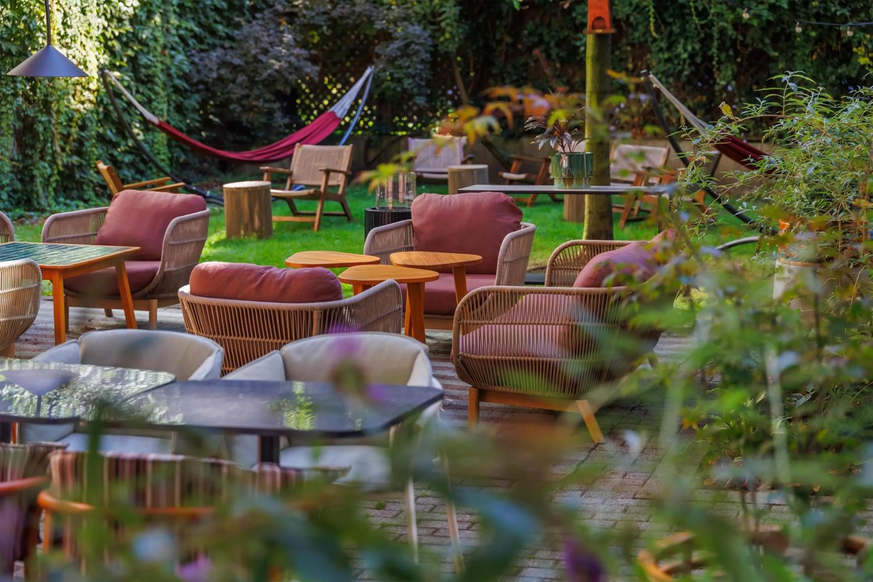 Lounge or bar in Radisson RED Berlin Kudamm