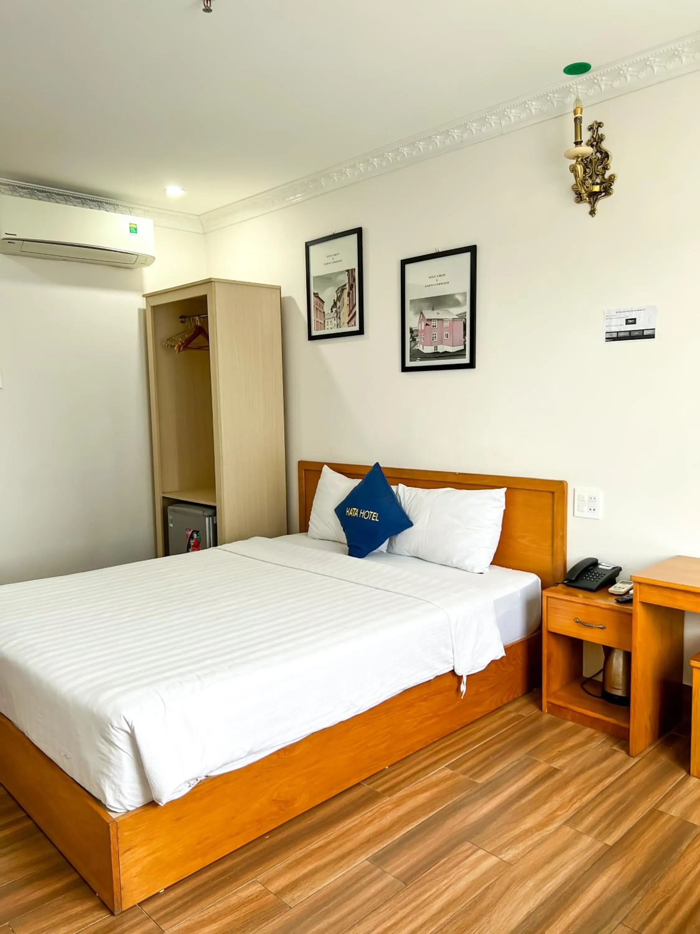 Bedroom, Bed in HaTa Hotel