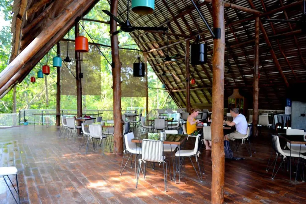 Restaurant/places to eat in Kottawatta River Bank Resort