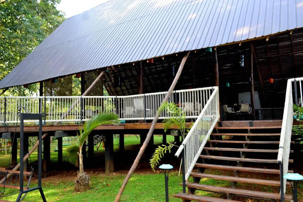 Garden in Kottawatta River Bank Resort