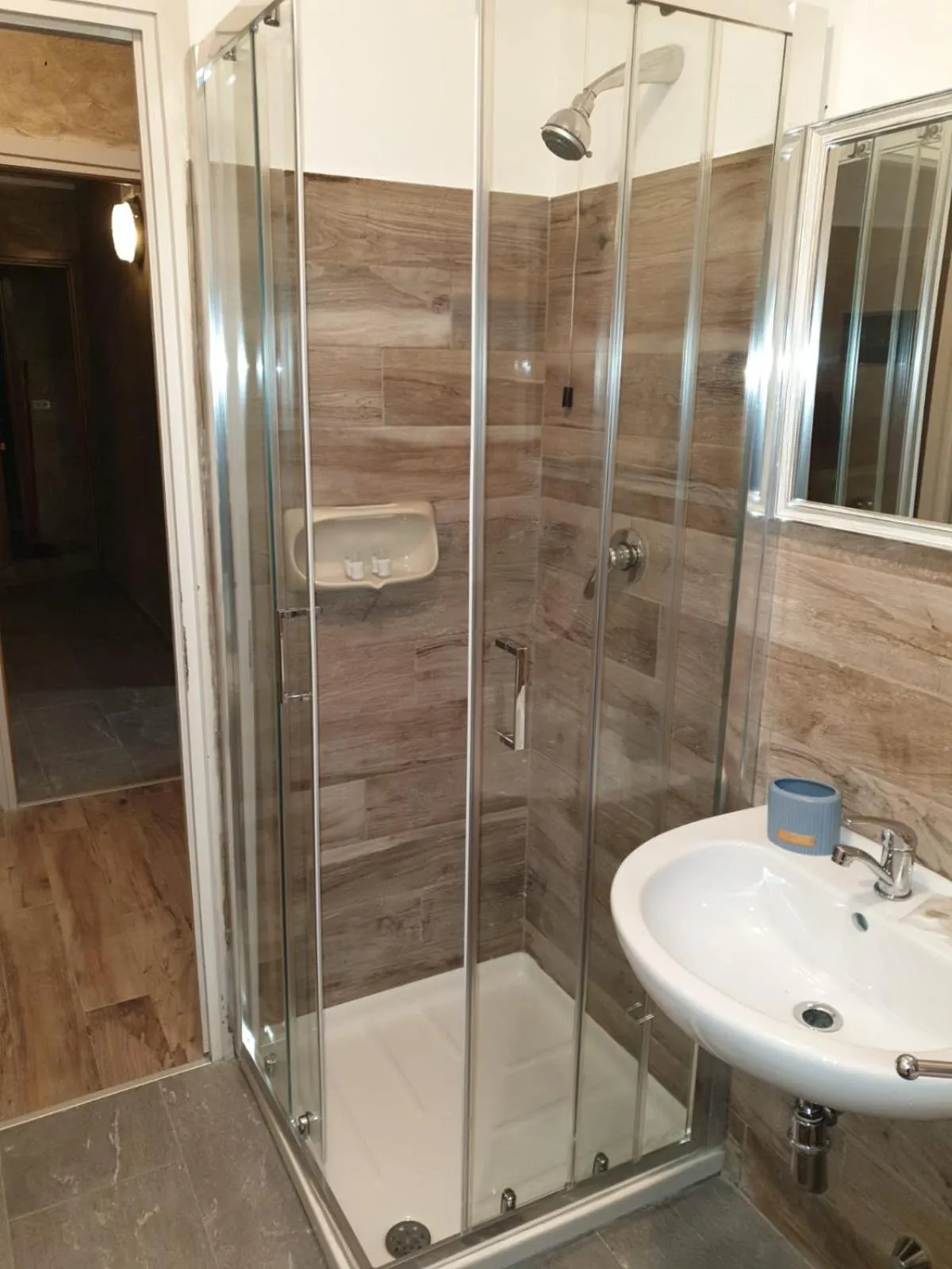Bathroom in San Luigi - Rooms & Apartments