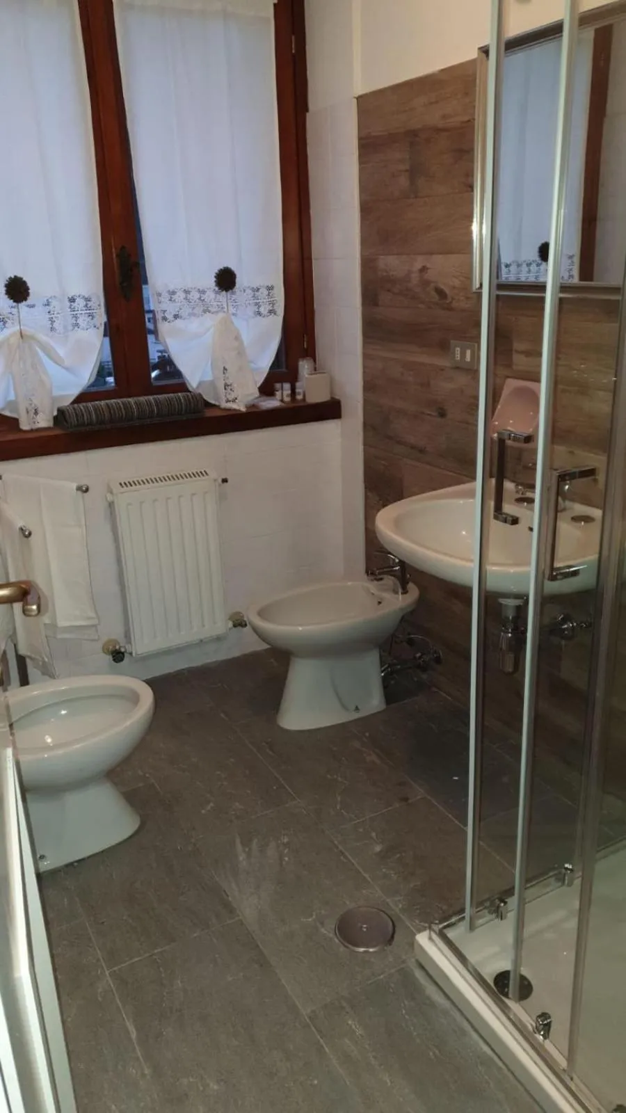 Bathroom in San Luigi - Rooms & Apartments