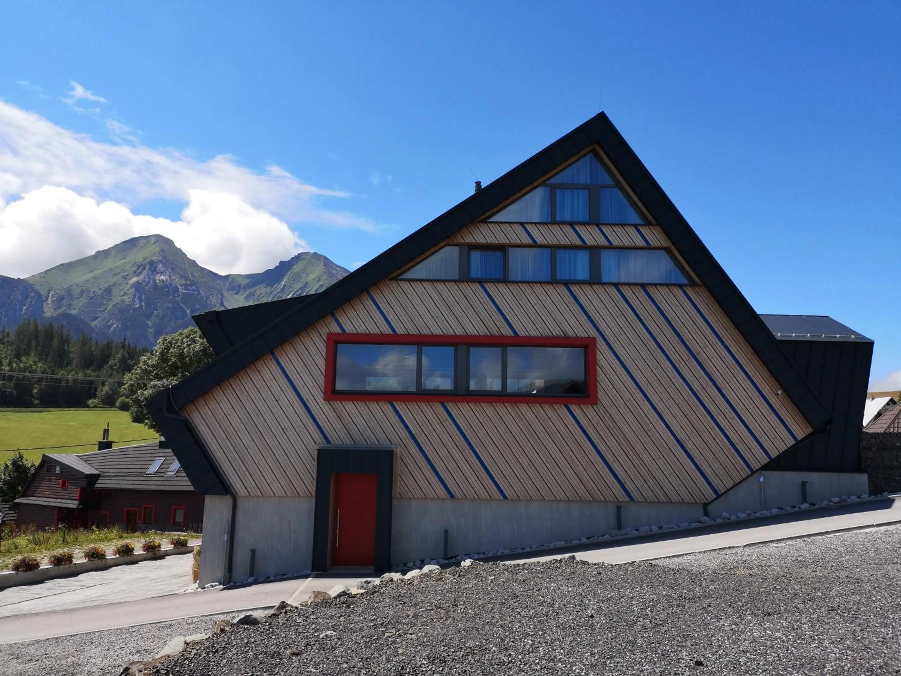 Property building in STONEGALLERY