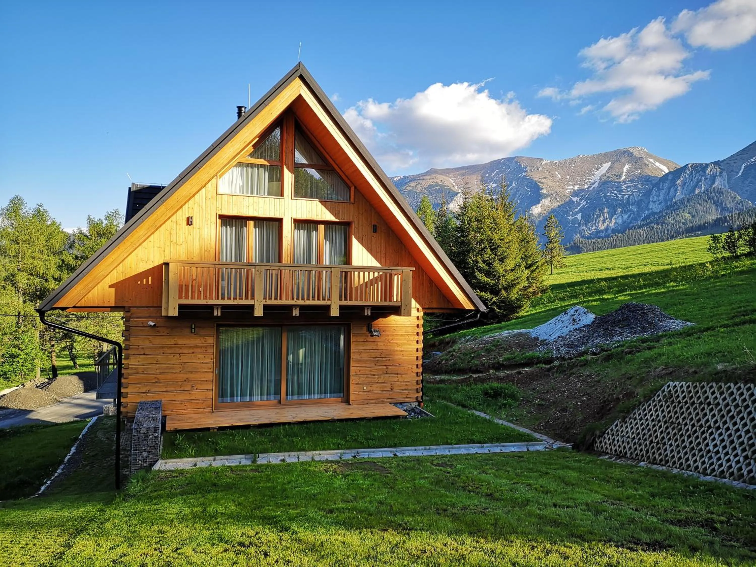 Property building in STONEGALLERY