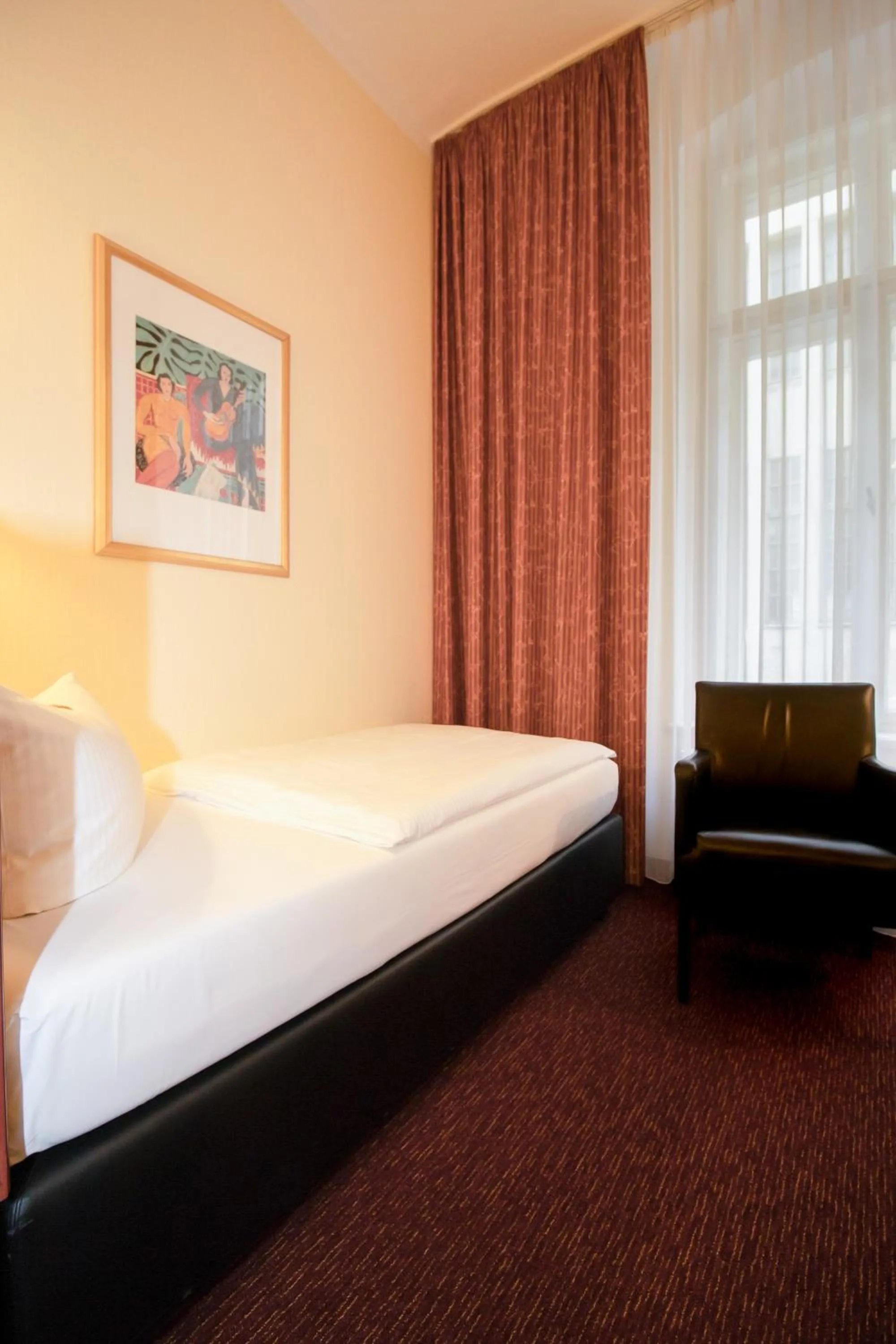 Decorative detail, Bed in Akzent Hotel Am Goldenen Strauss