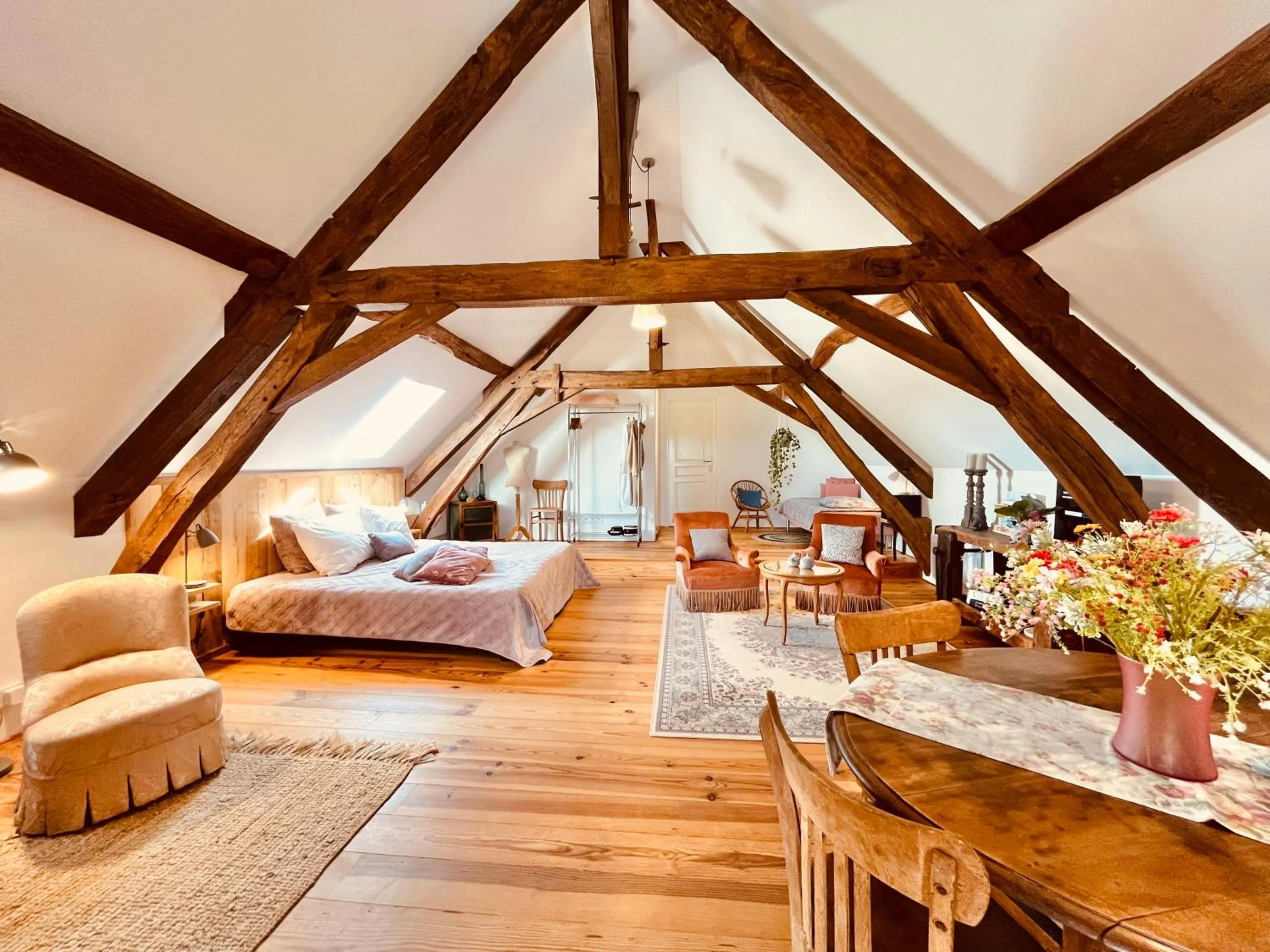 Seating area, Bed in chambres d'hôtes Domaine les Grands Pérons