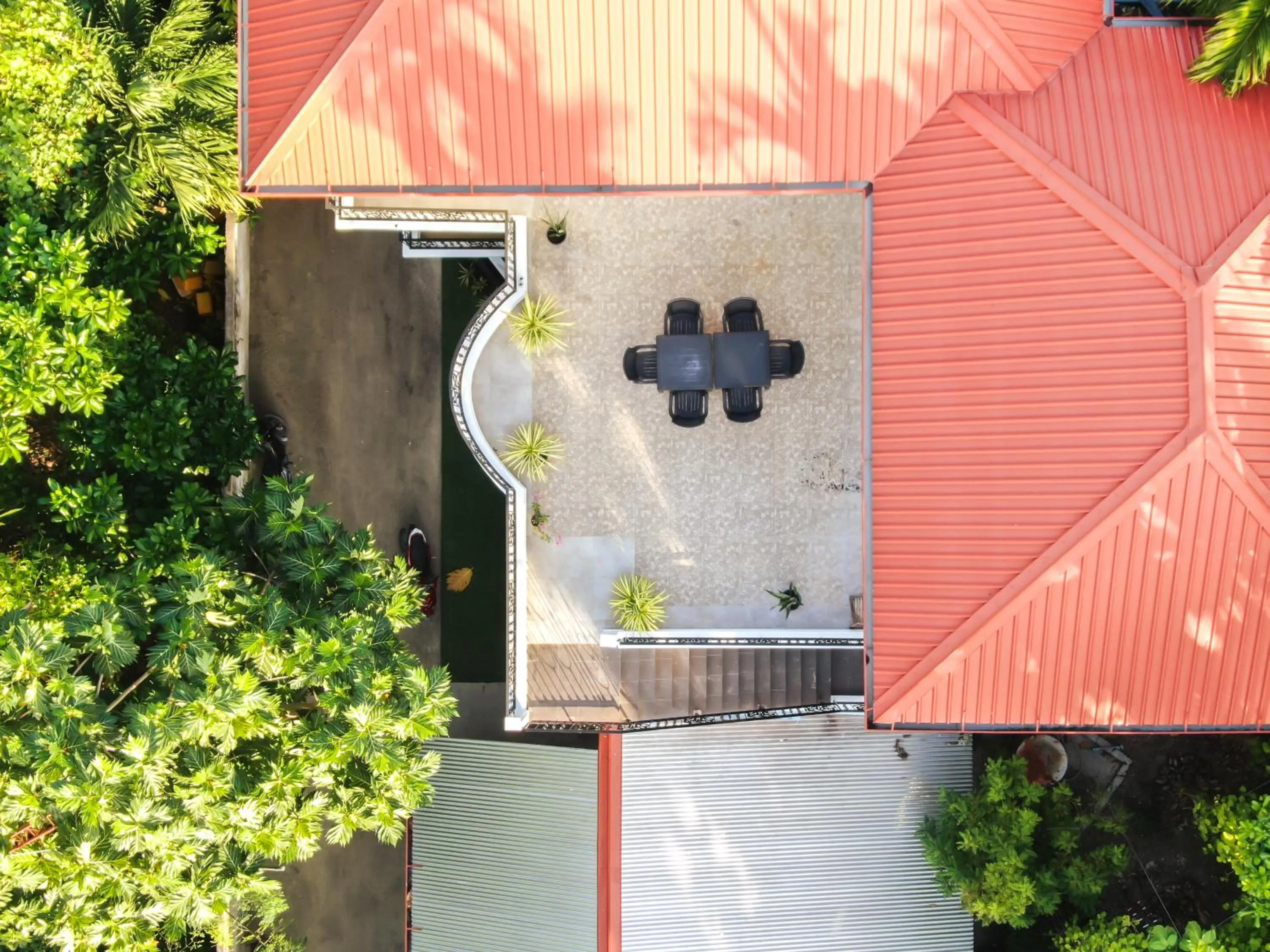 Property building in KingsWay Thoddoo Maldives