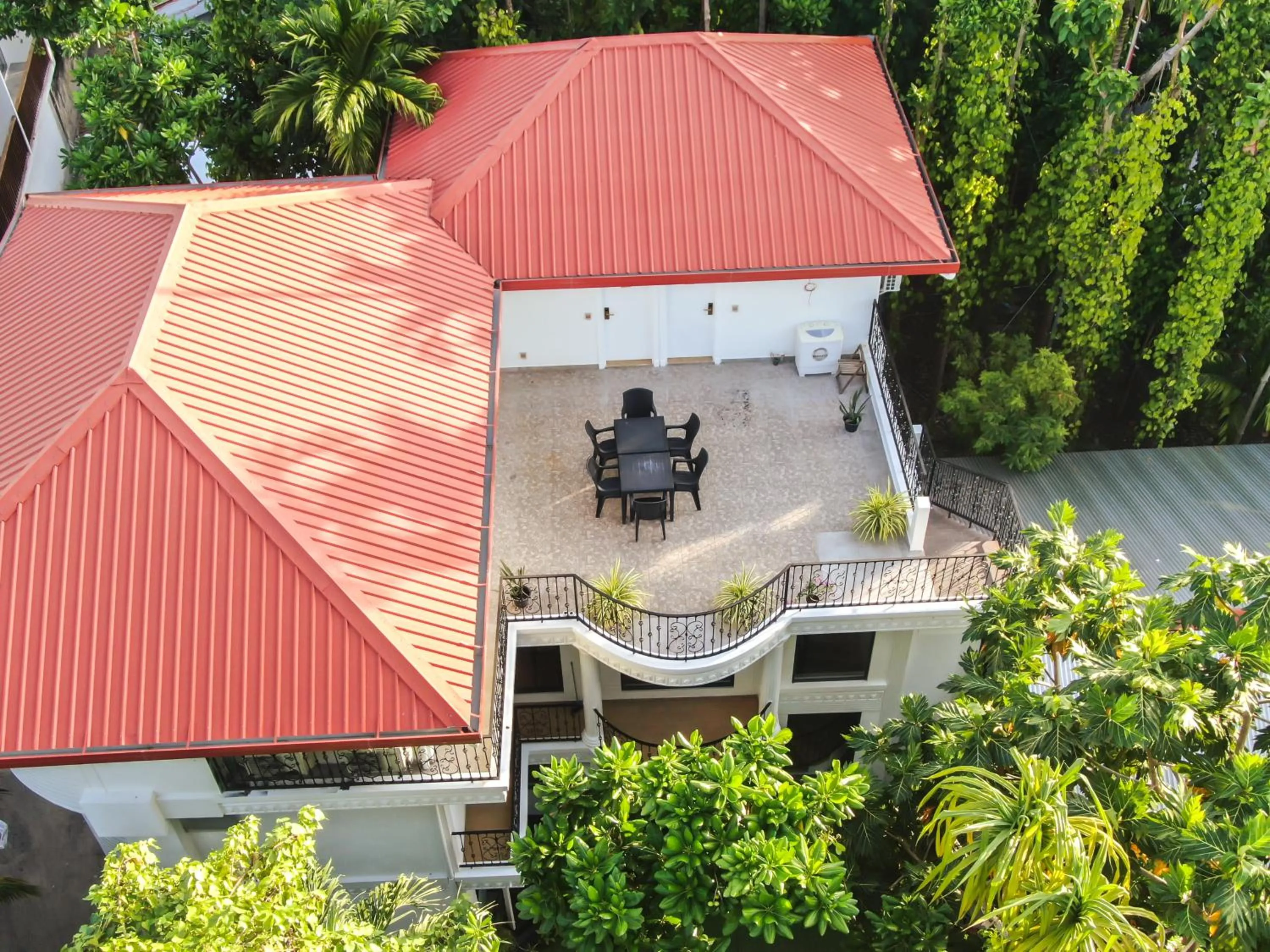 KingsWay Thoddoo Maldives