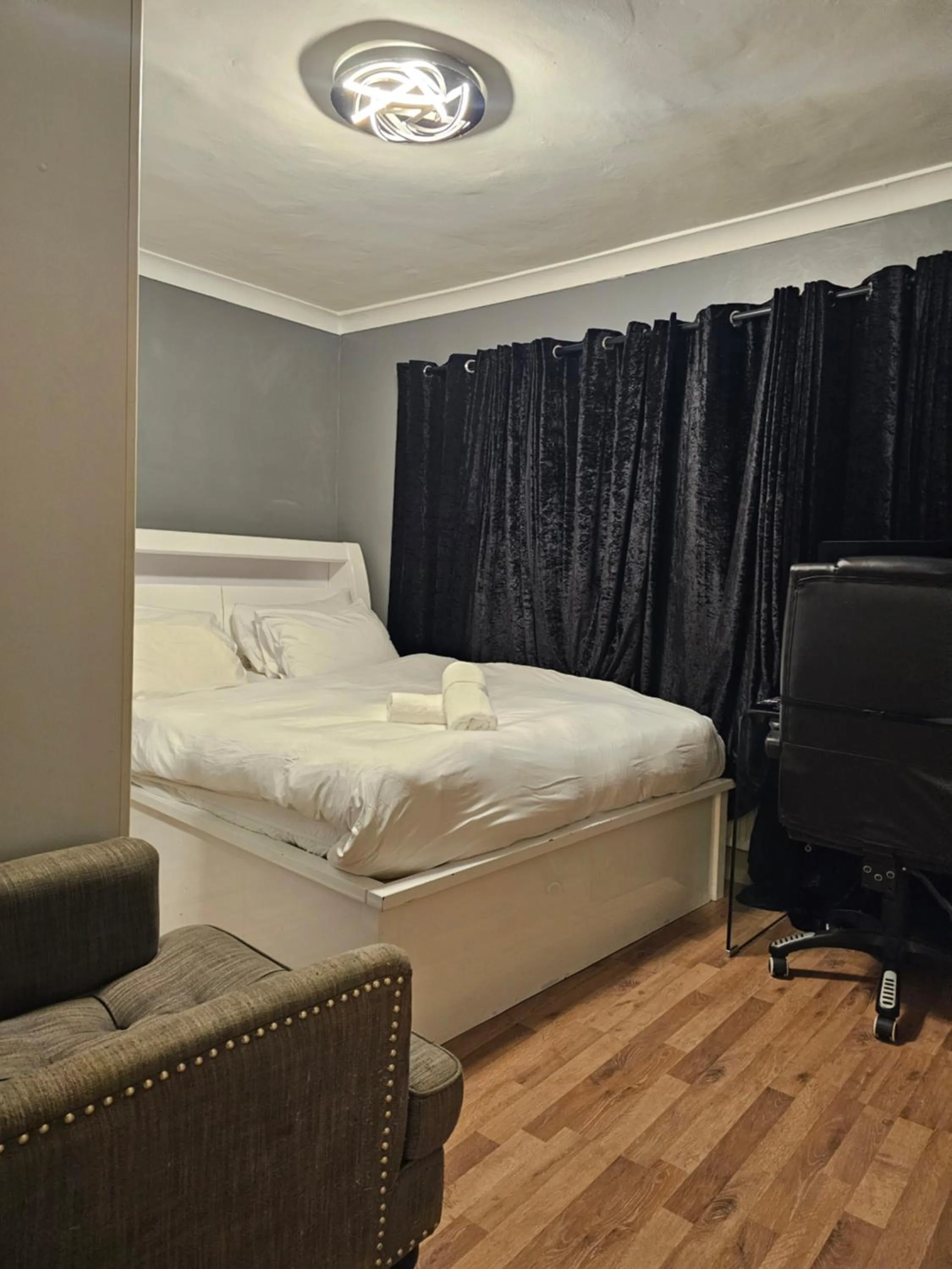 Bed in Umbrella Properties London Excel