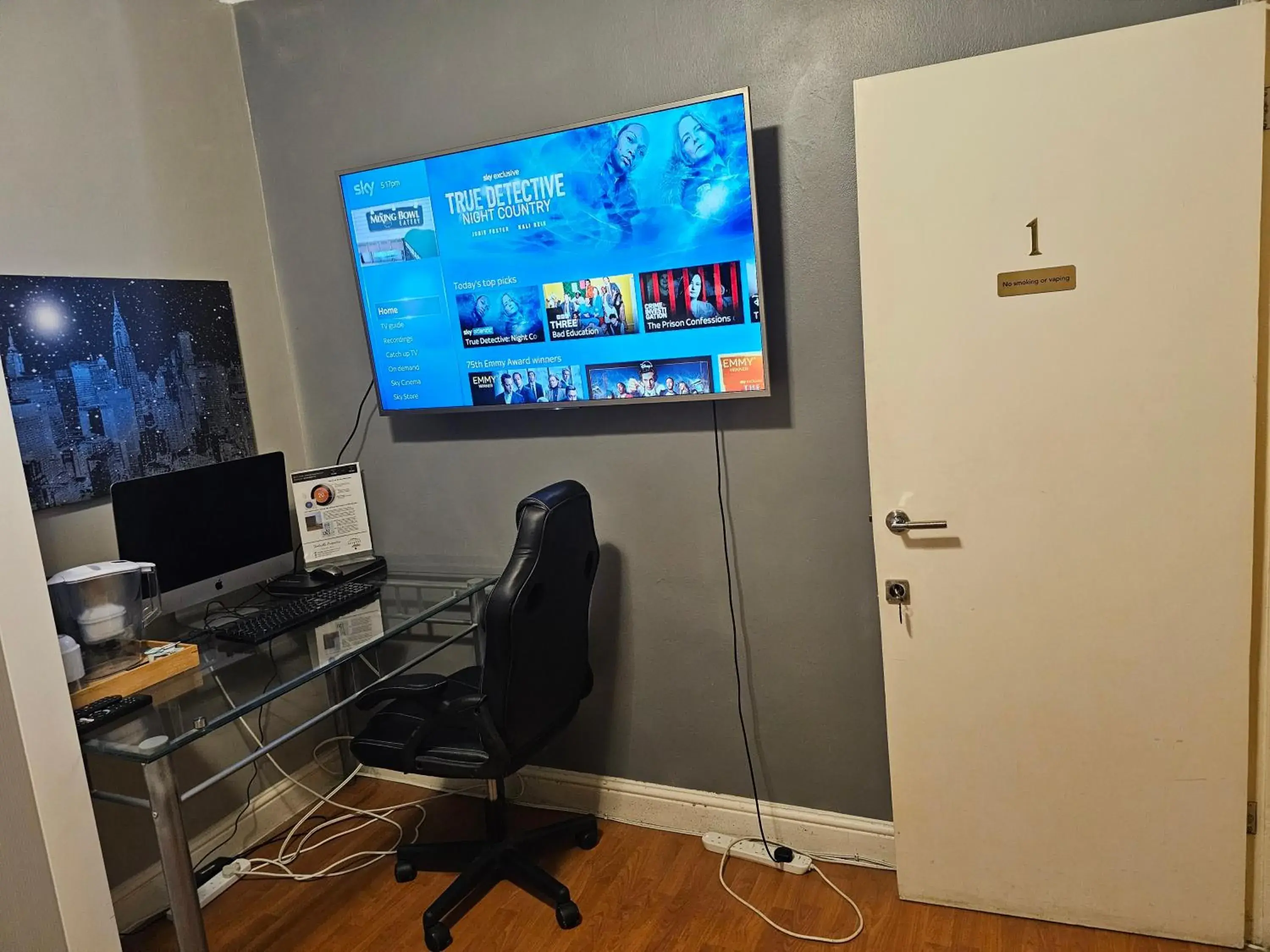 Double Room in Umbrella Properties London Excel Double Room in Umbrella Properties London Excel