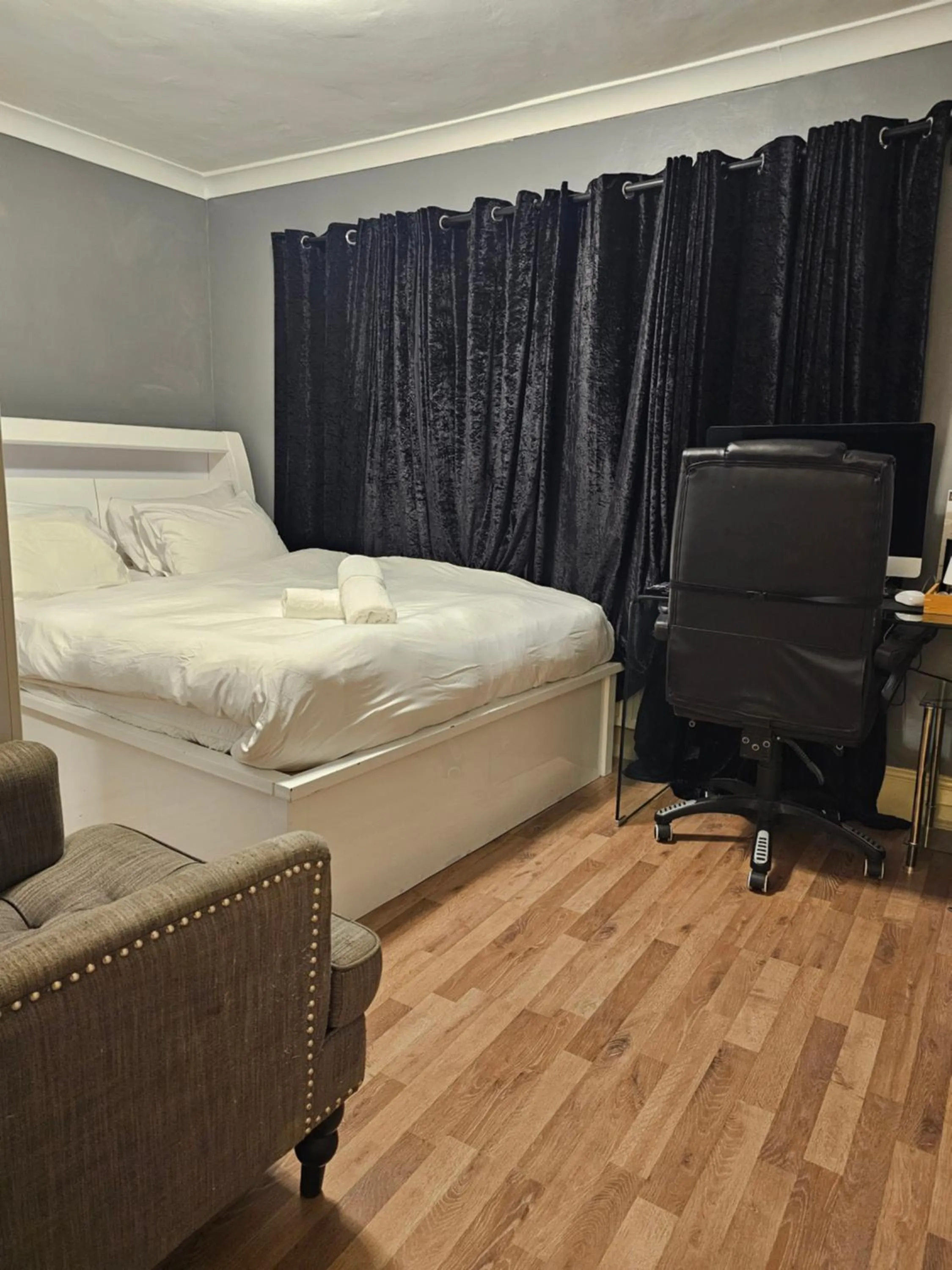 Bed in Umbrella Properties London Excel