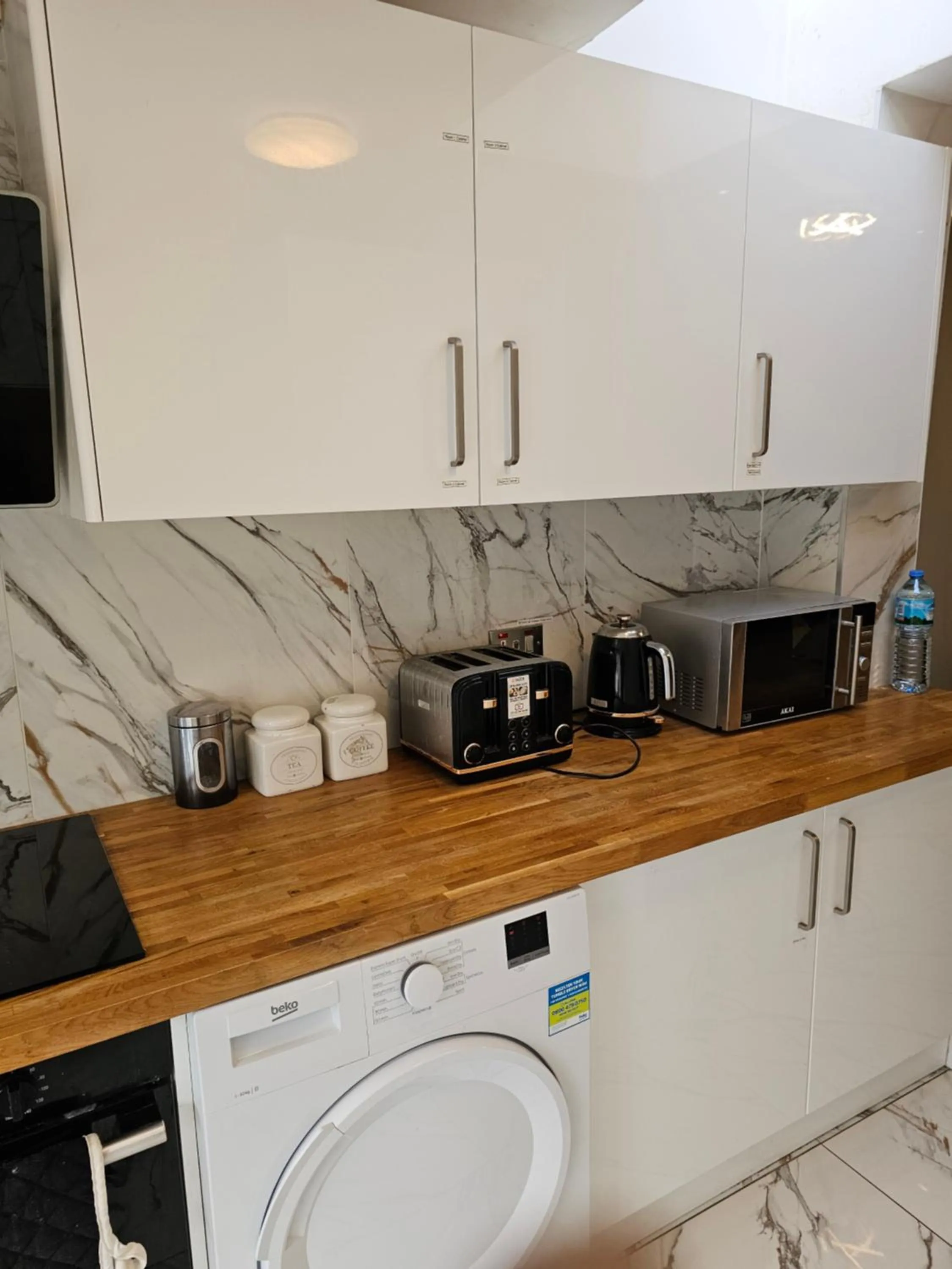 Coffee/tea facilities in Umbrella Properties London Excel