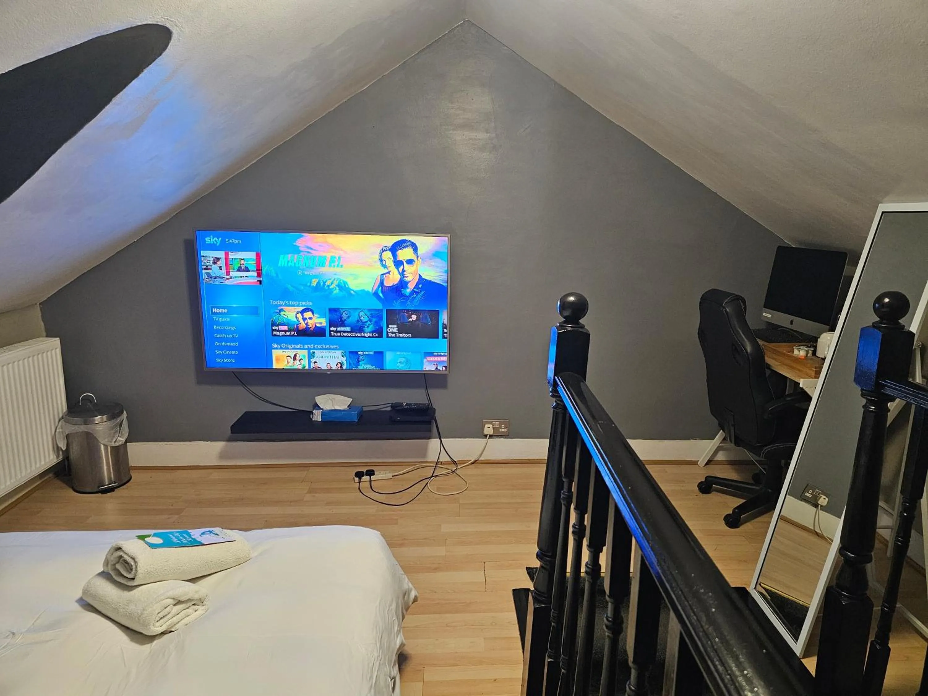 Bed in Umbrella Properties London Excel