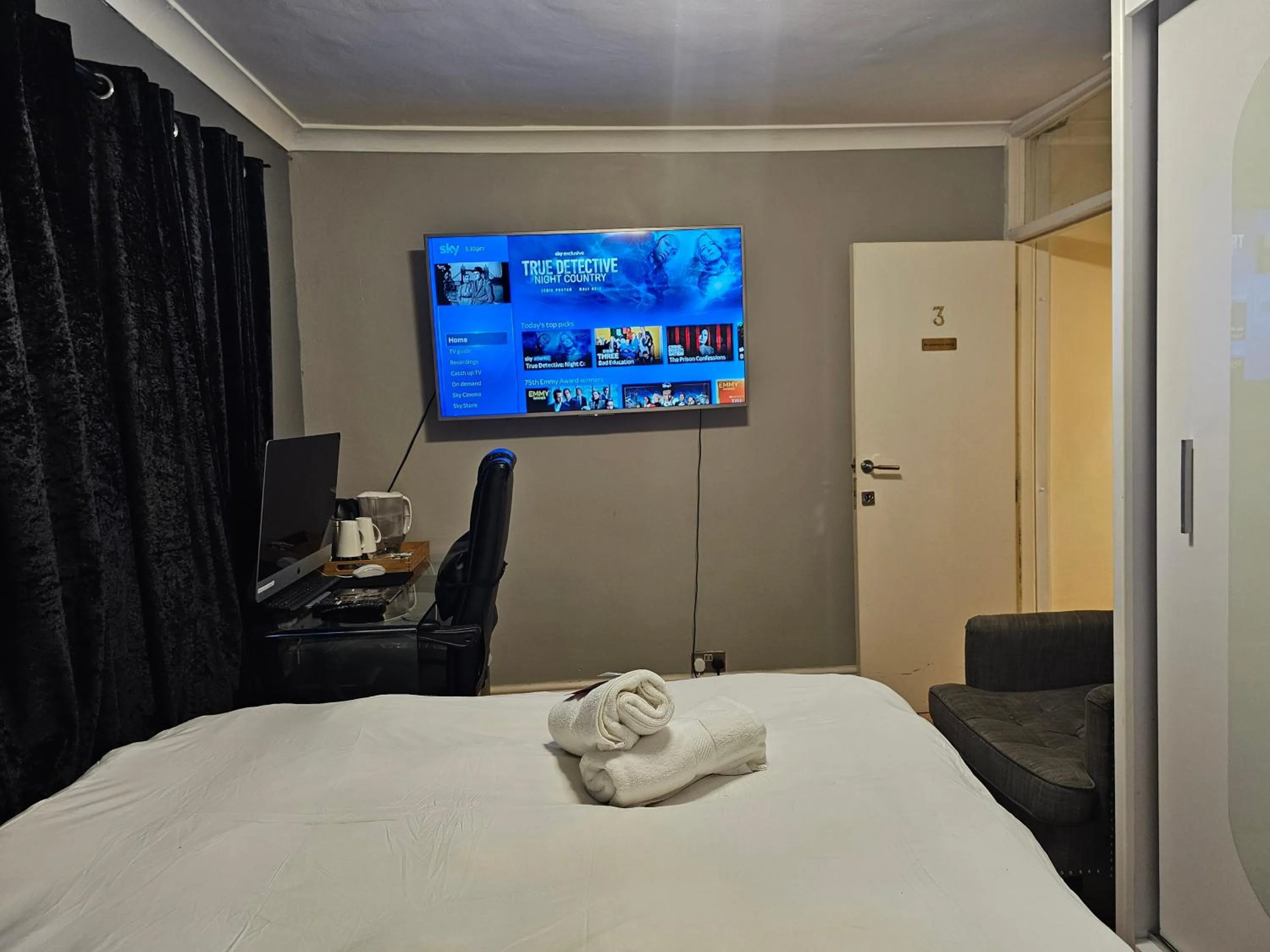 Bed in Umbrella Properties London Excel