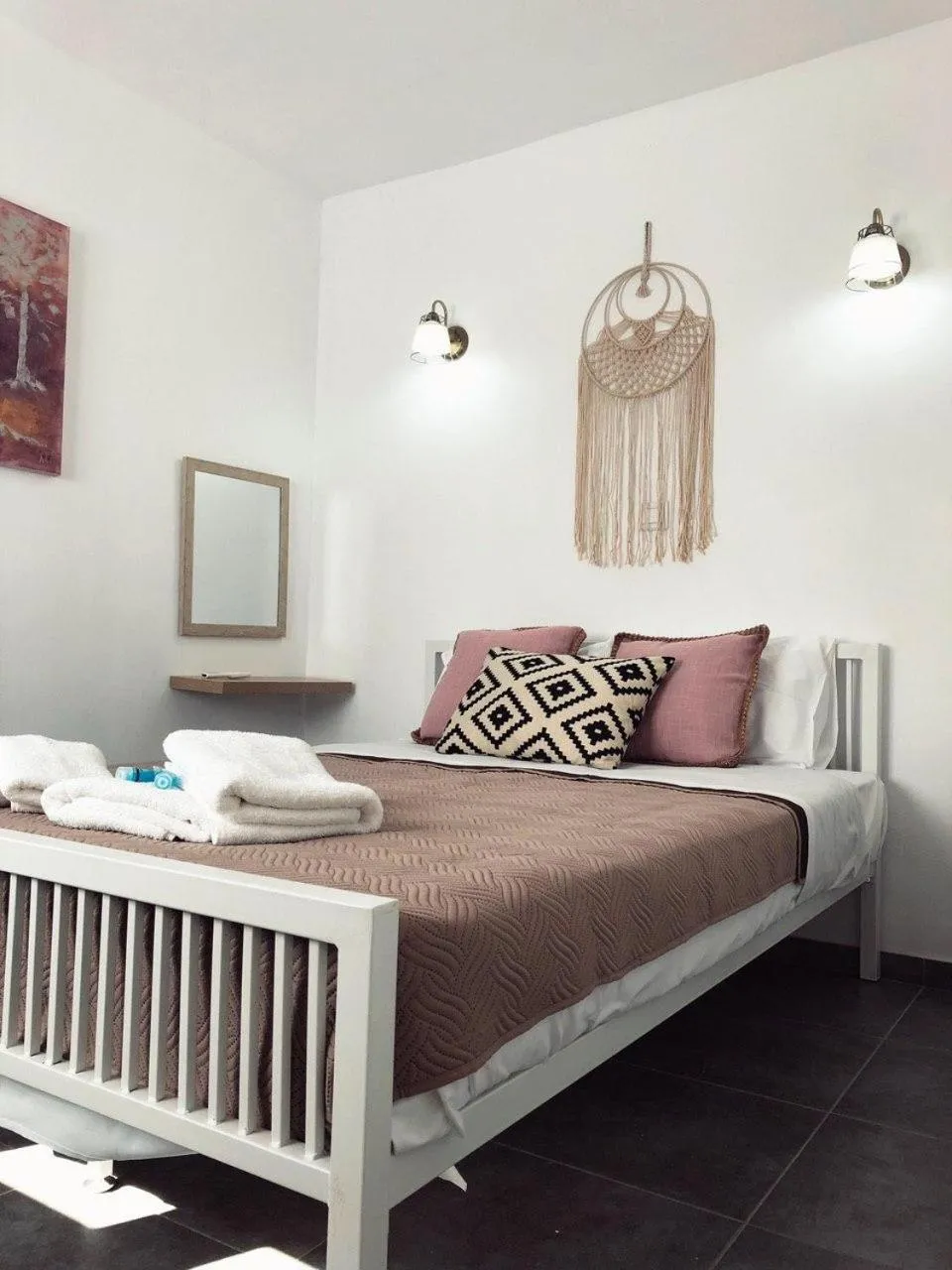 Bed in Katsikantaris Homes