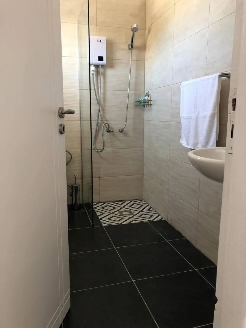 Shower in Katsikantaris Homes