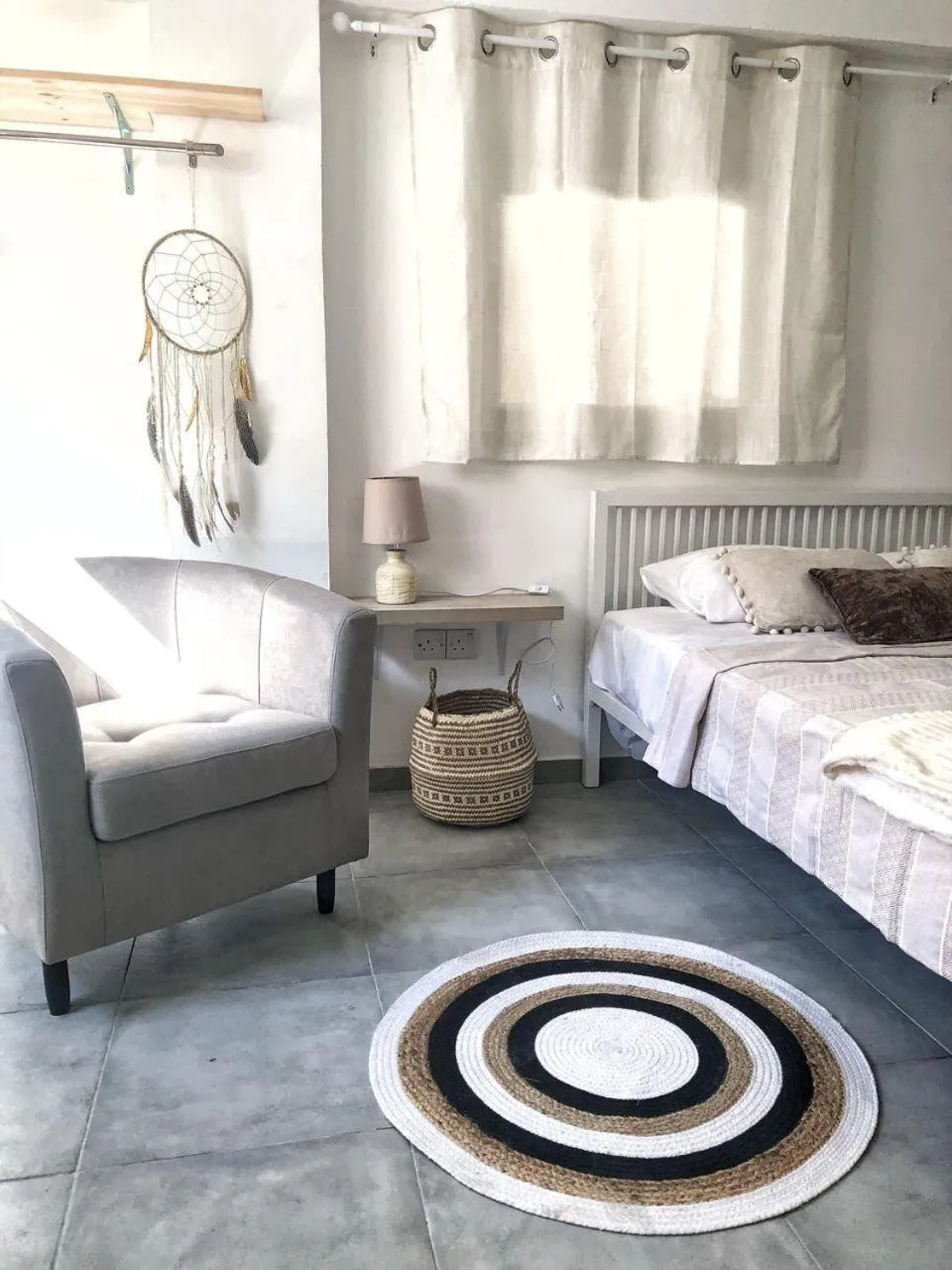 Living room, Bed in Katsikantaris Homes