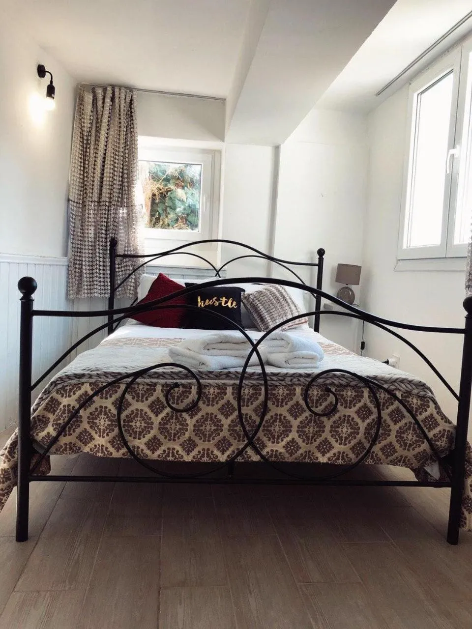 Bed in Katsikantaris Homes