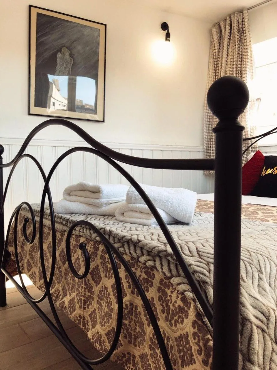 Bed in Katsikantaris Homes